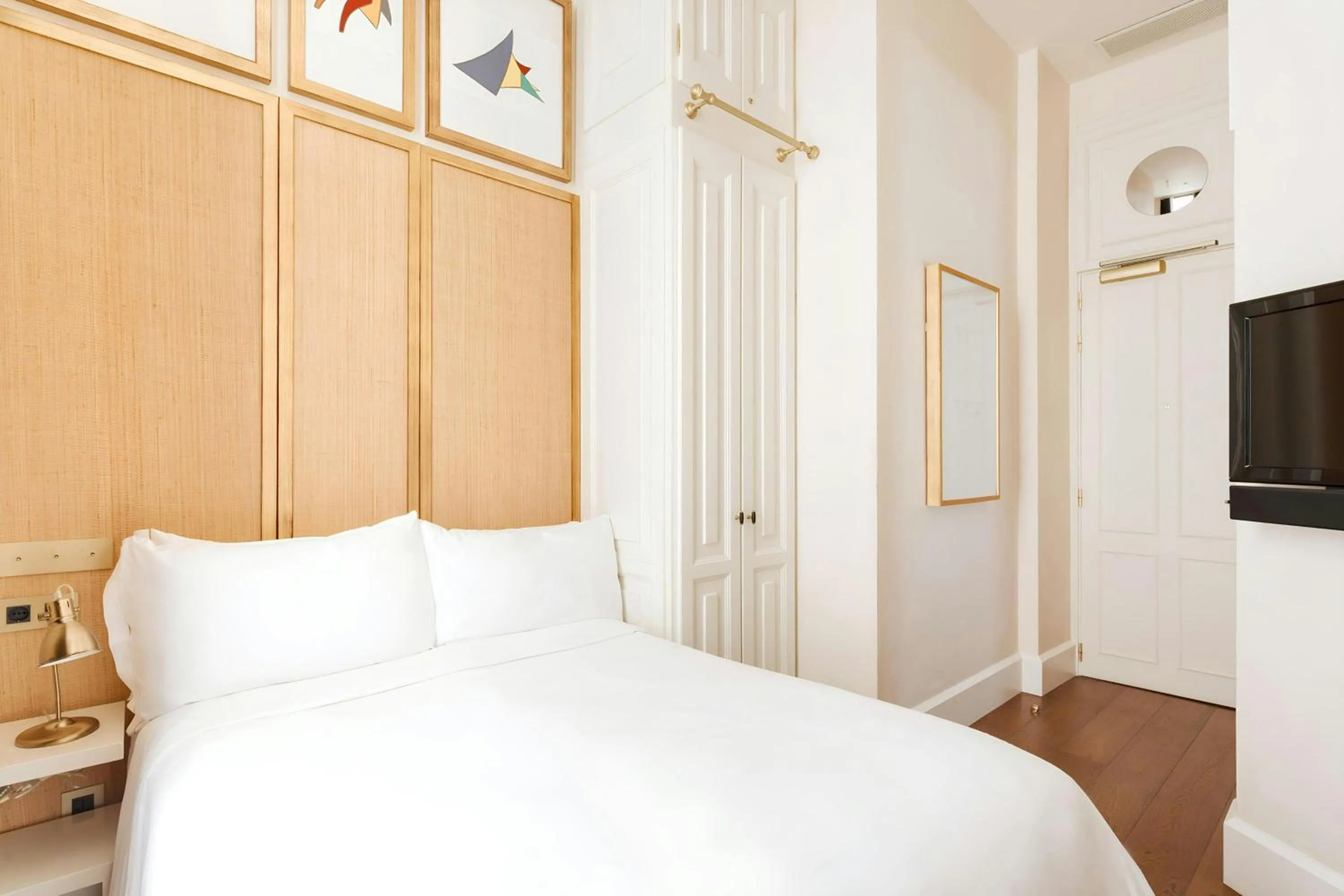 Bedroom, Bed in DO Plaça Reial Hotel Gothic Quarter, Sonder by Marriott Bonvoy