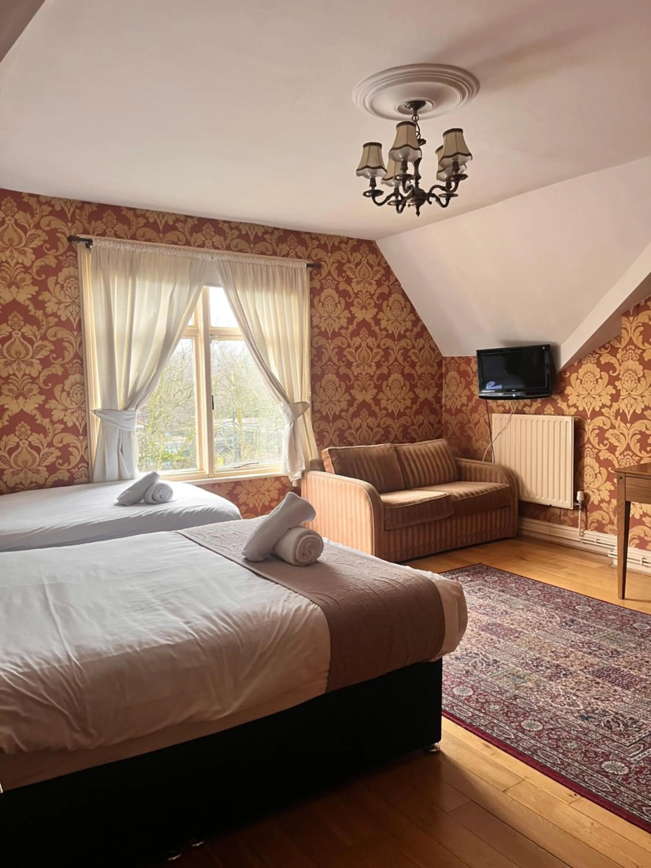 Bedroom, Bed in Ullet Suites