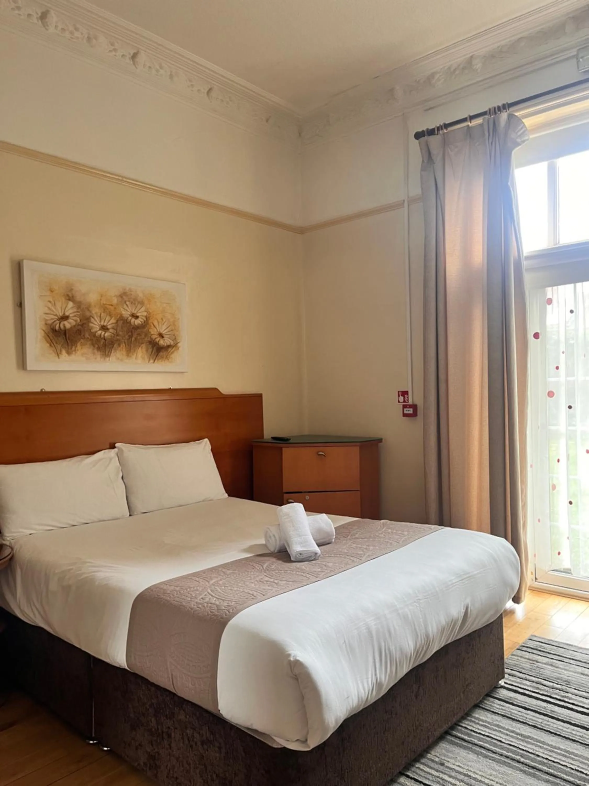 Bedroom, Bed in Ullet Suites