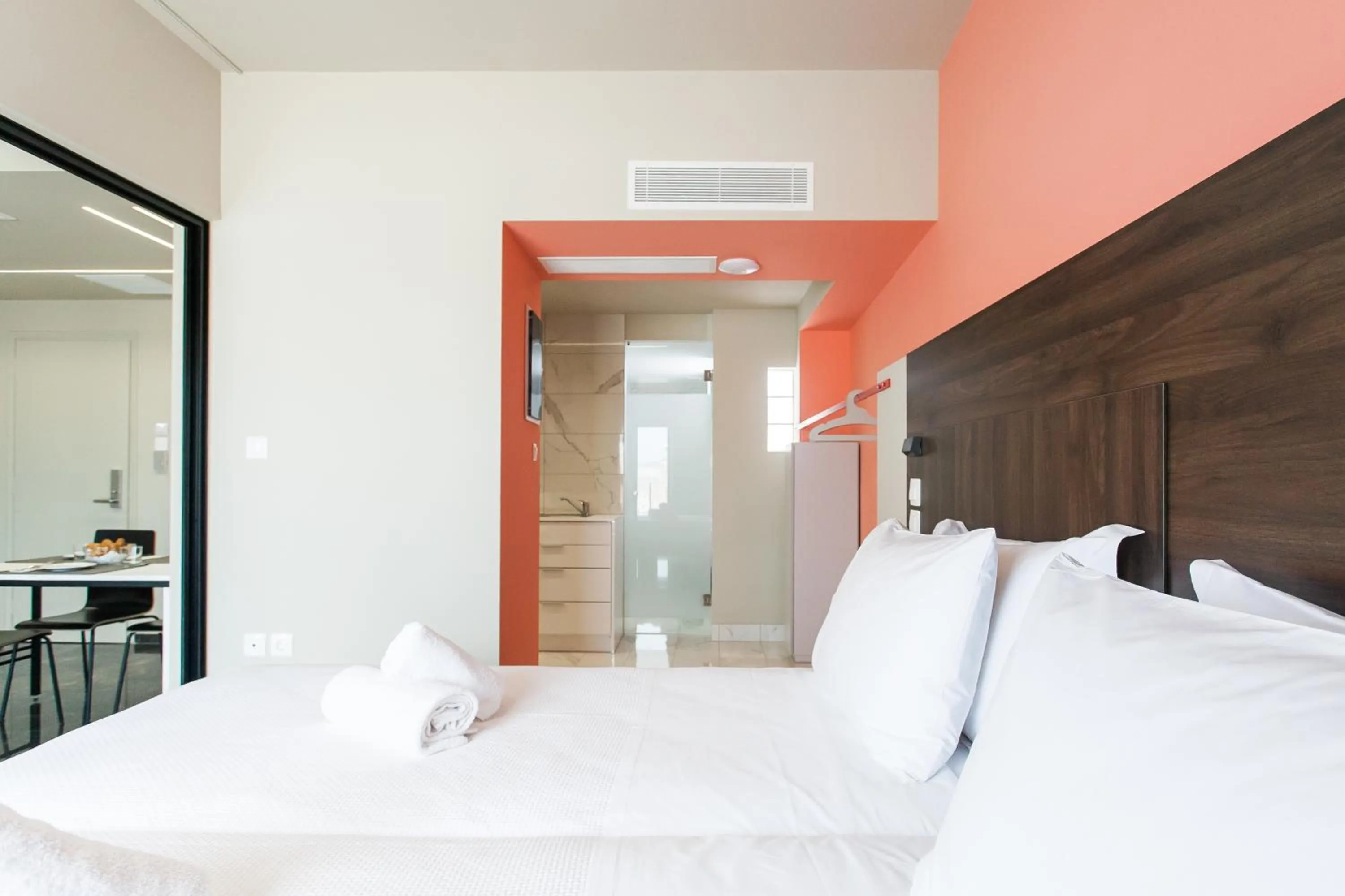 Bed in Greece U Around Athens Thissio Suites