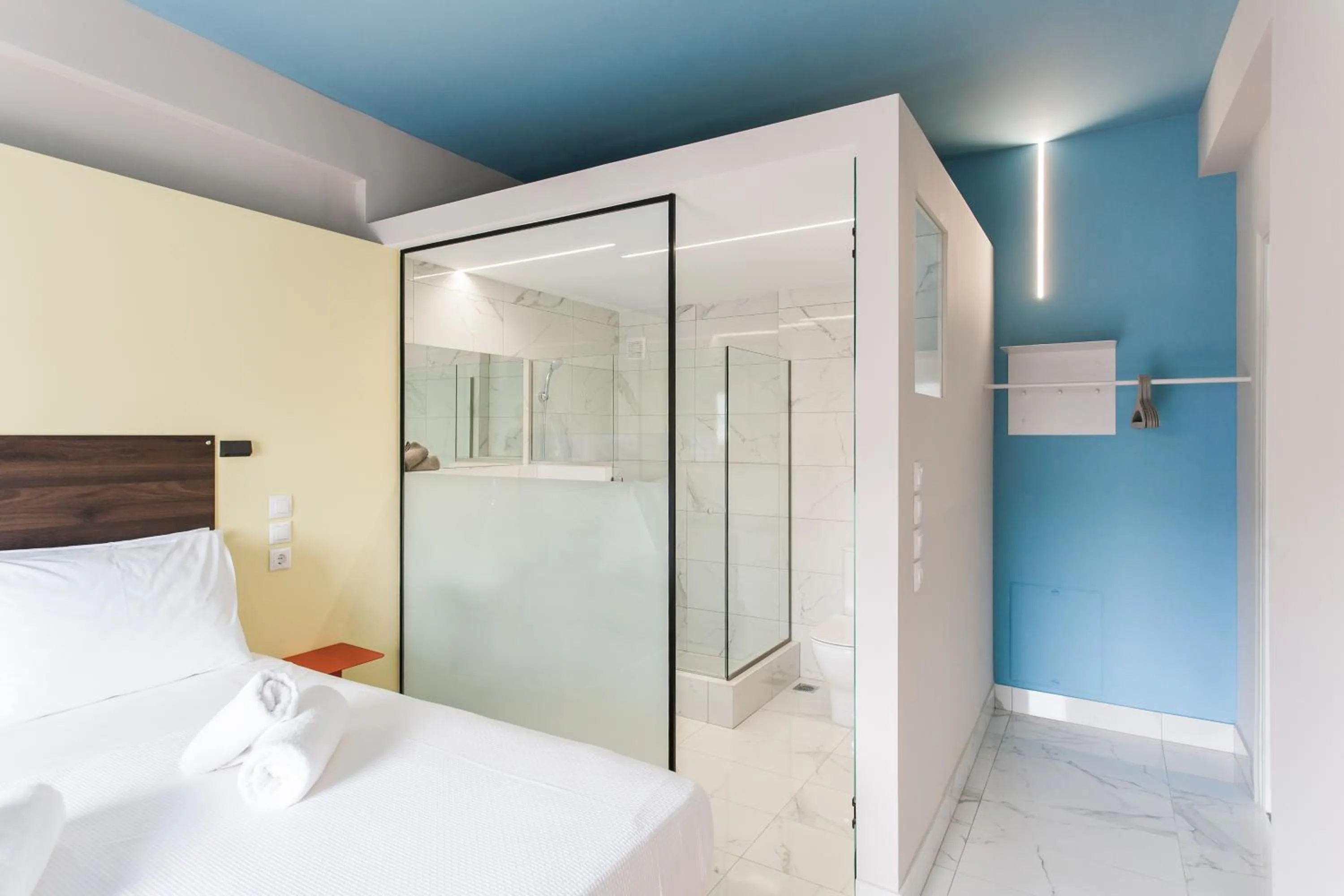 Bed in Greece U Around Athens Thissio Suites