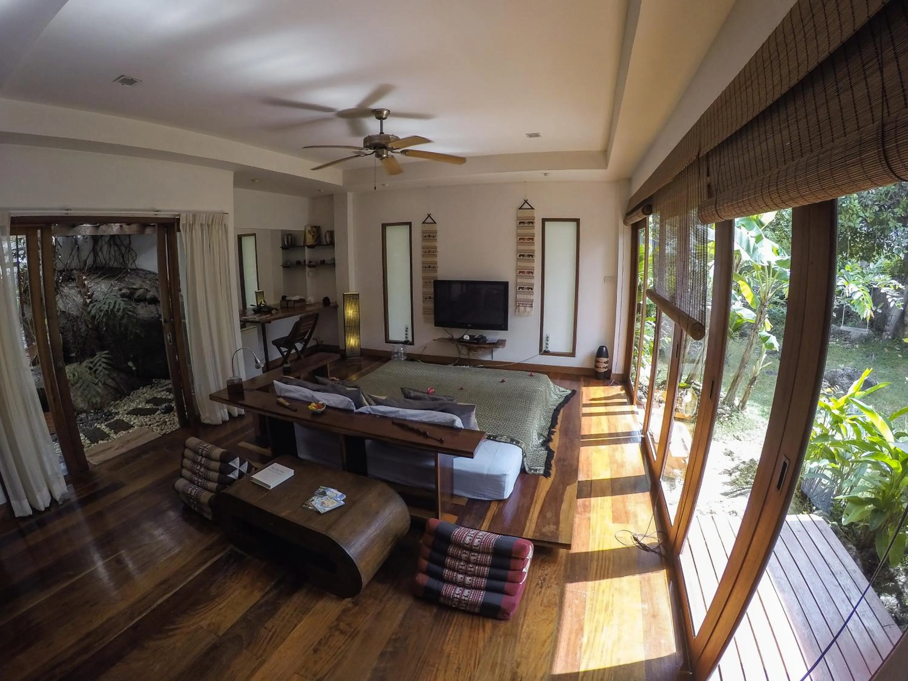 Bedroom in la Cigale