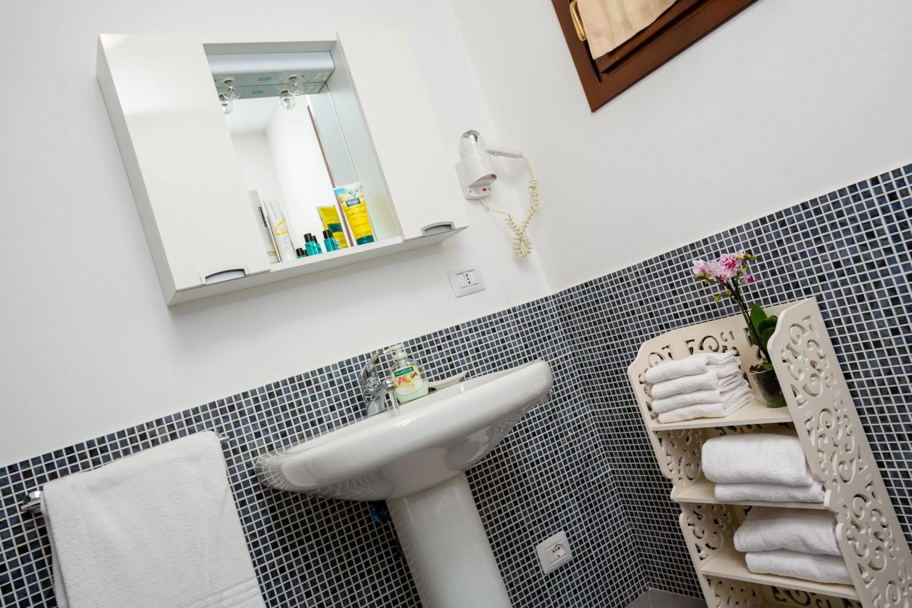 Bathroom in Residence Rta La Rosa delle Dolomiti