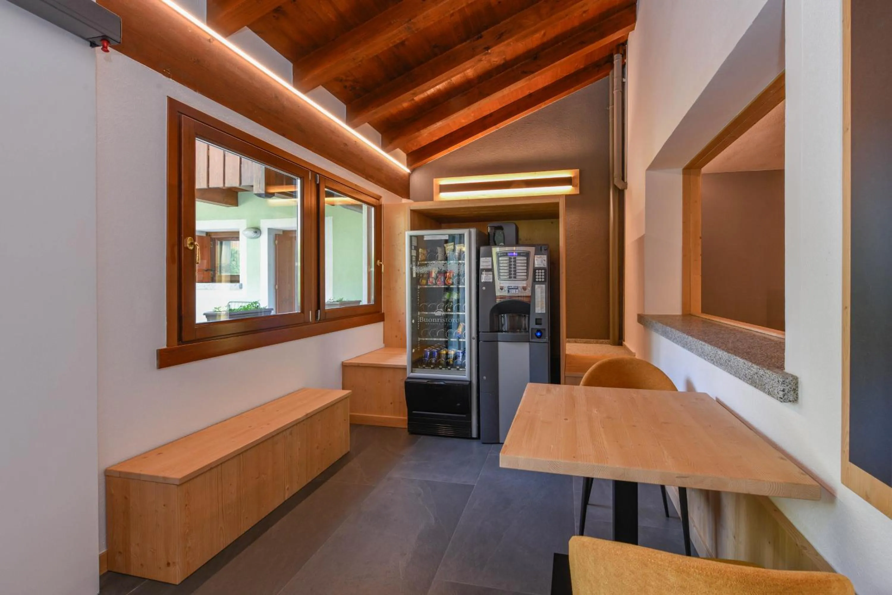 Lobby or reception in Residence Rta La Rosa delle Dolomiti