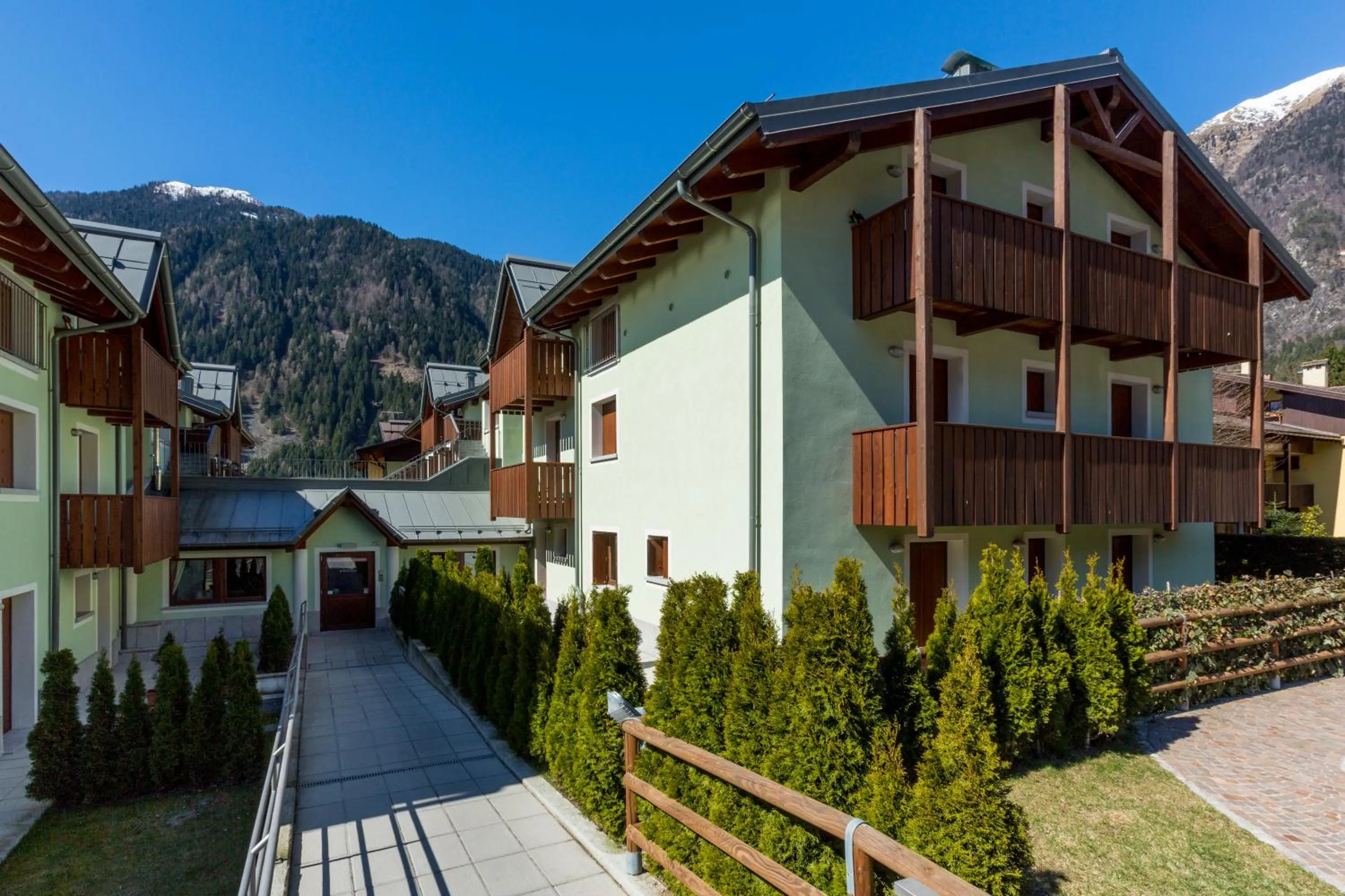 Facade/entrance in Residence Rta La Rosa delle Dolomiti
