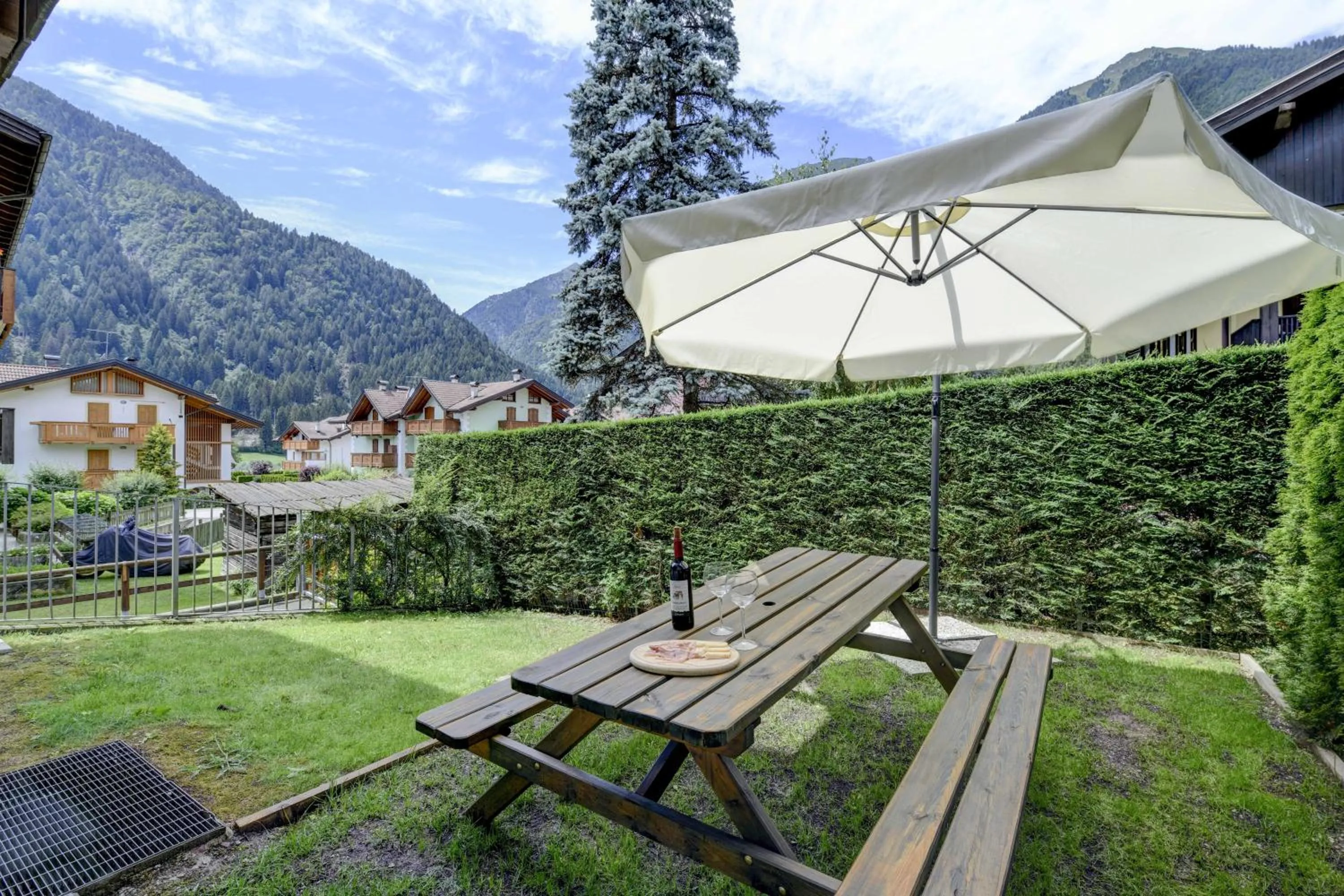 Natural landscape in Residence Rta La Rosa delle Dolomiti