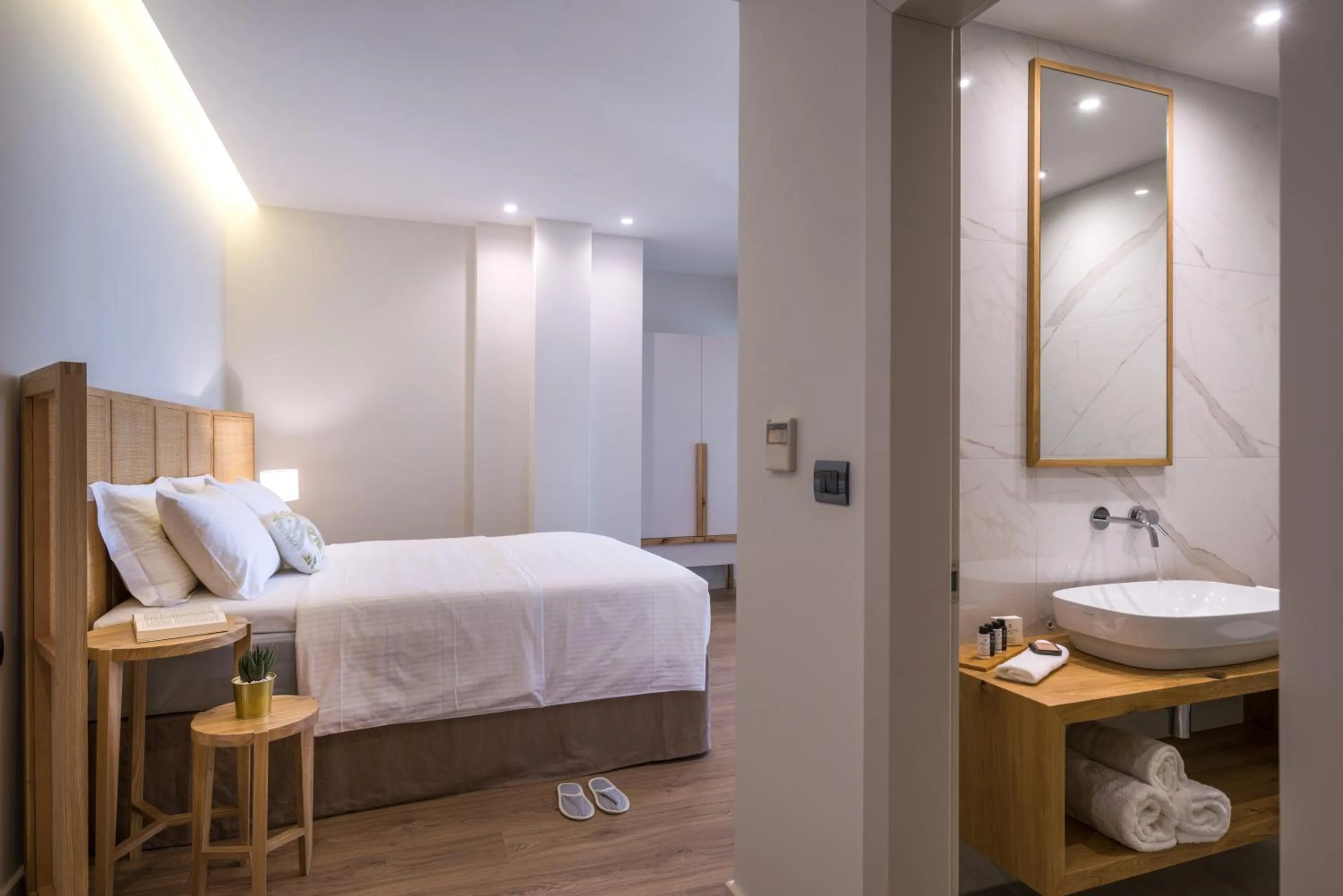 Bedroom, Bed in Glow Boutique Hotel & Suites