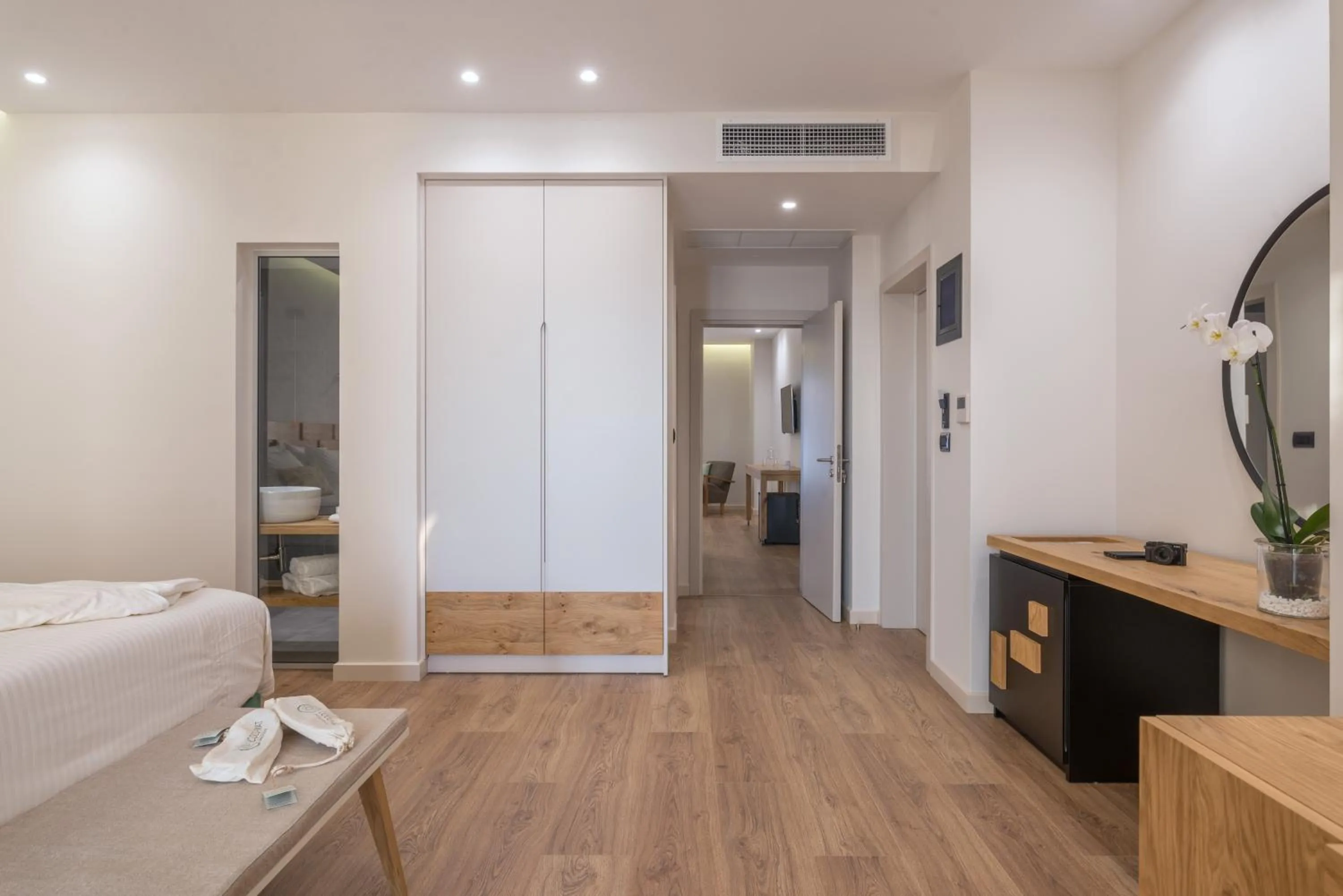 Bedroom, Bed in Glow Boutique Hotel & Suites