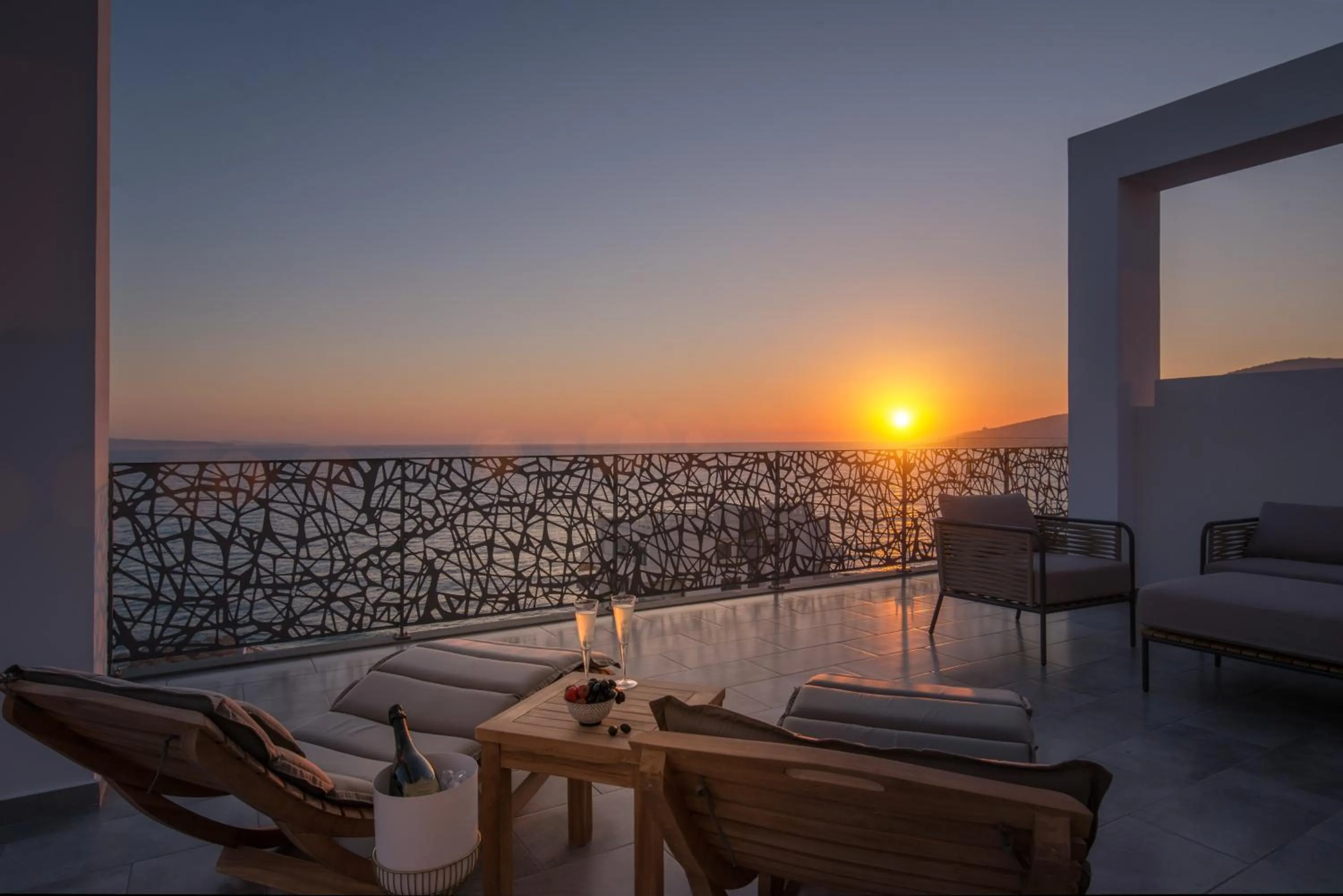 Glow Suite with Terrace and Sea View in Glow Boutique Hotel & Suites