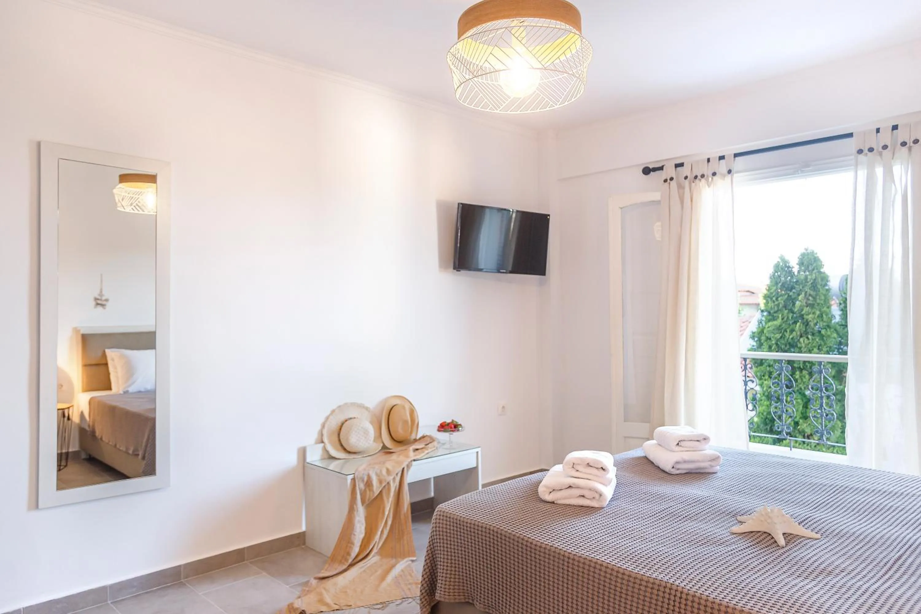 Bed in Anatoli Apartments Polichrono