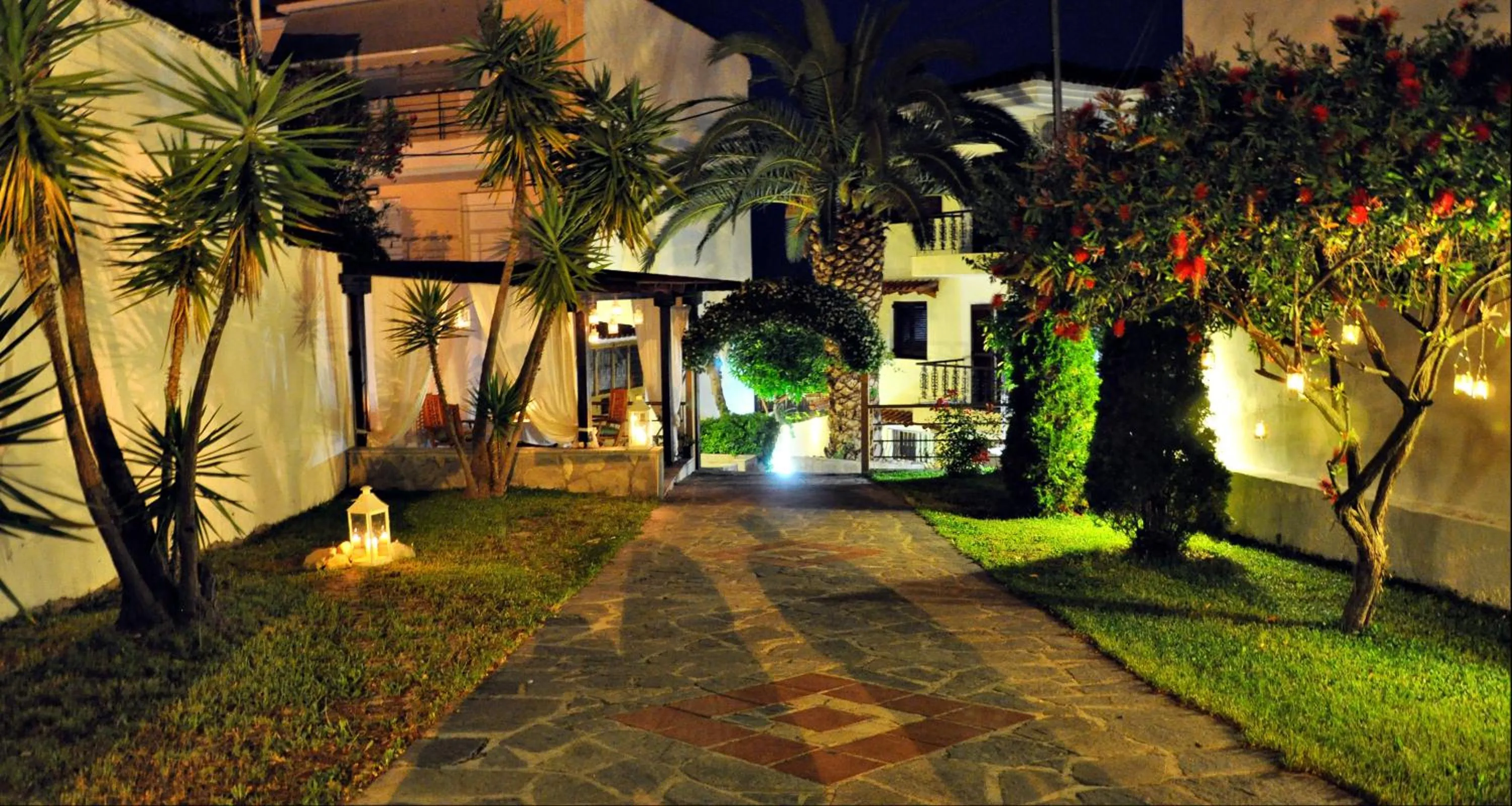 Garden in Anatoli Apartments Polichrono