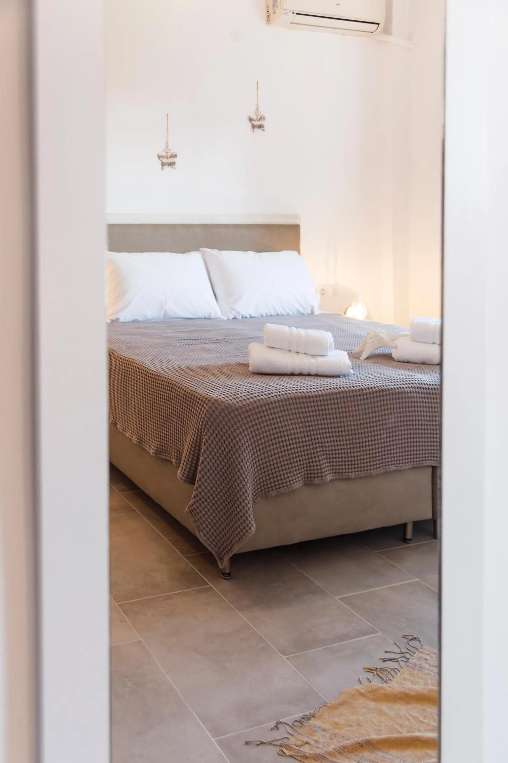 Bed in Anatoli Apartments Polichrono