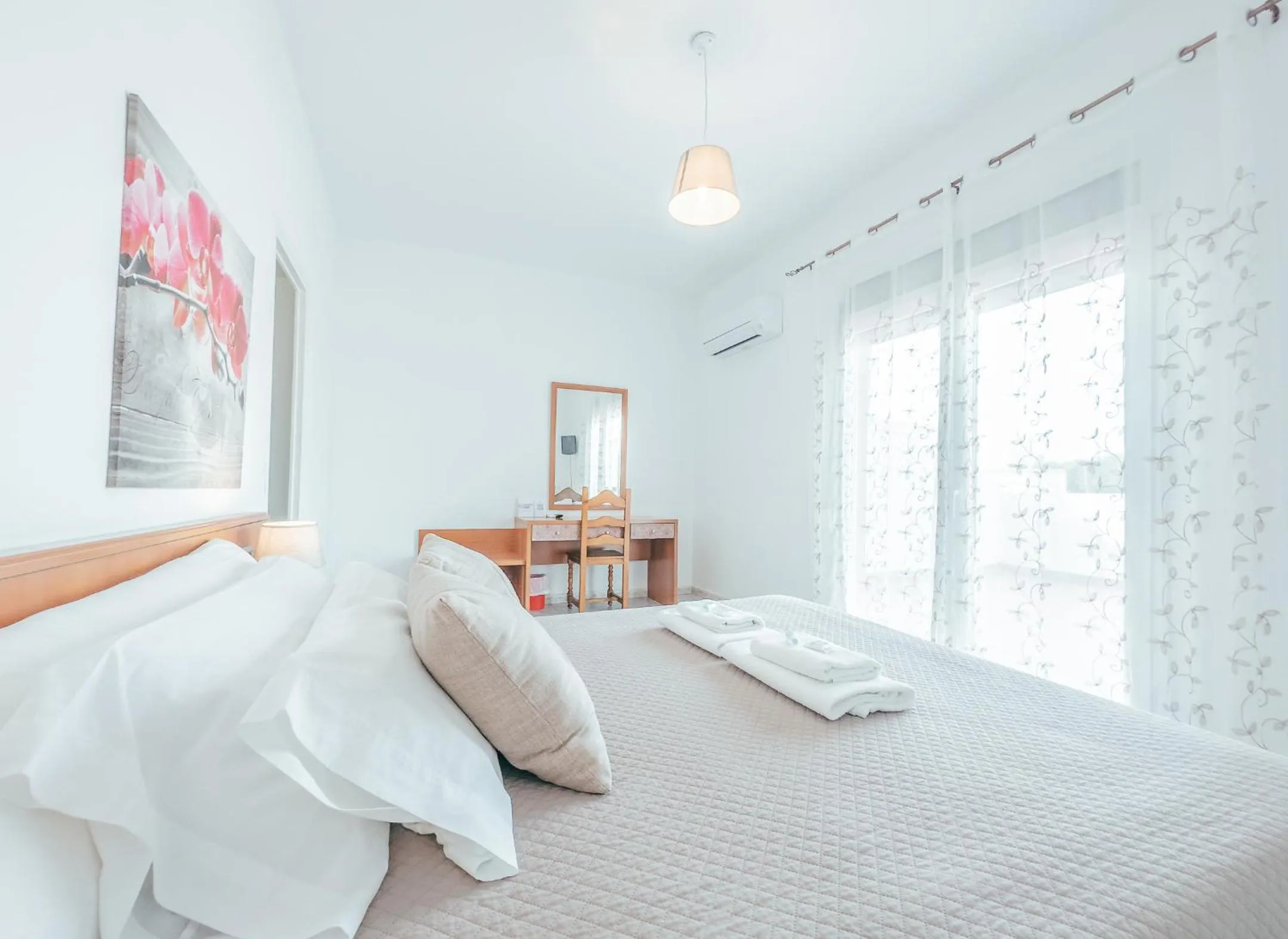 Bed in Hotel Duc de Vendôme