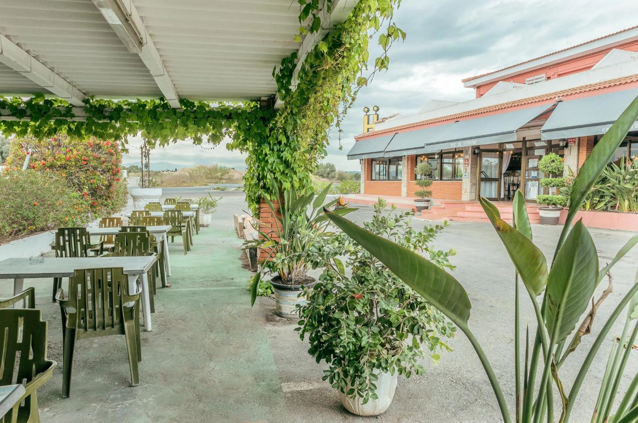 Patio in Hotel Duc de Vendôme