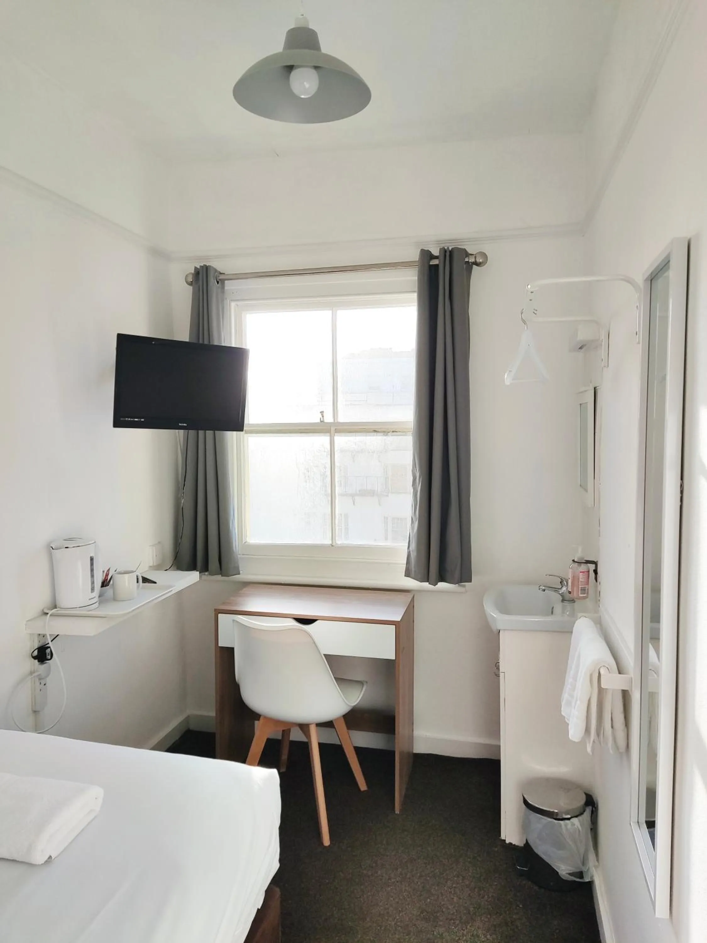 TV and multimedia, Bed in Central Wave