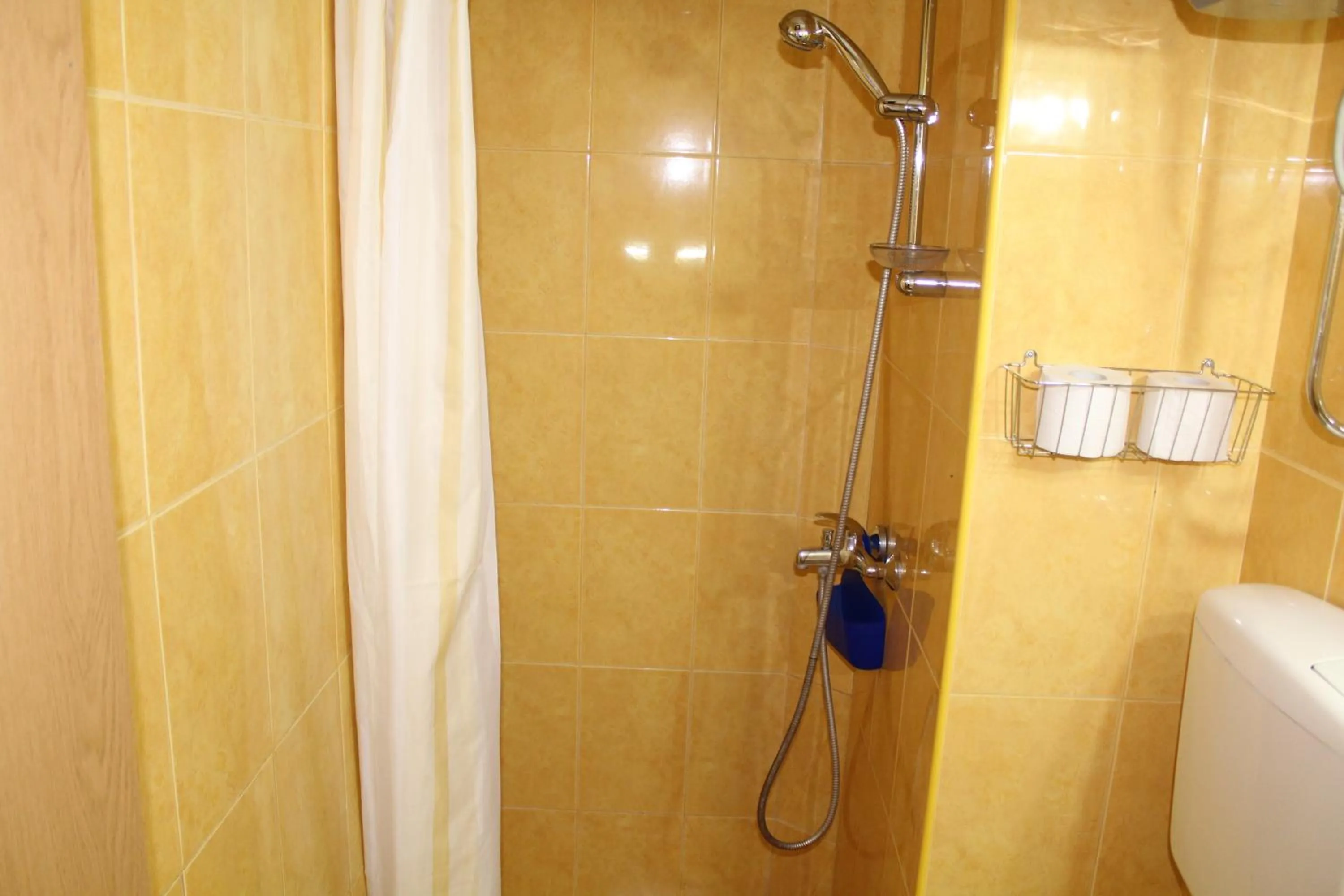 Day in Guest House Tomanovic