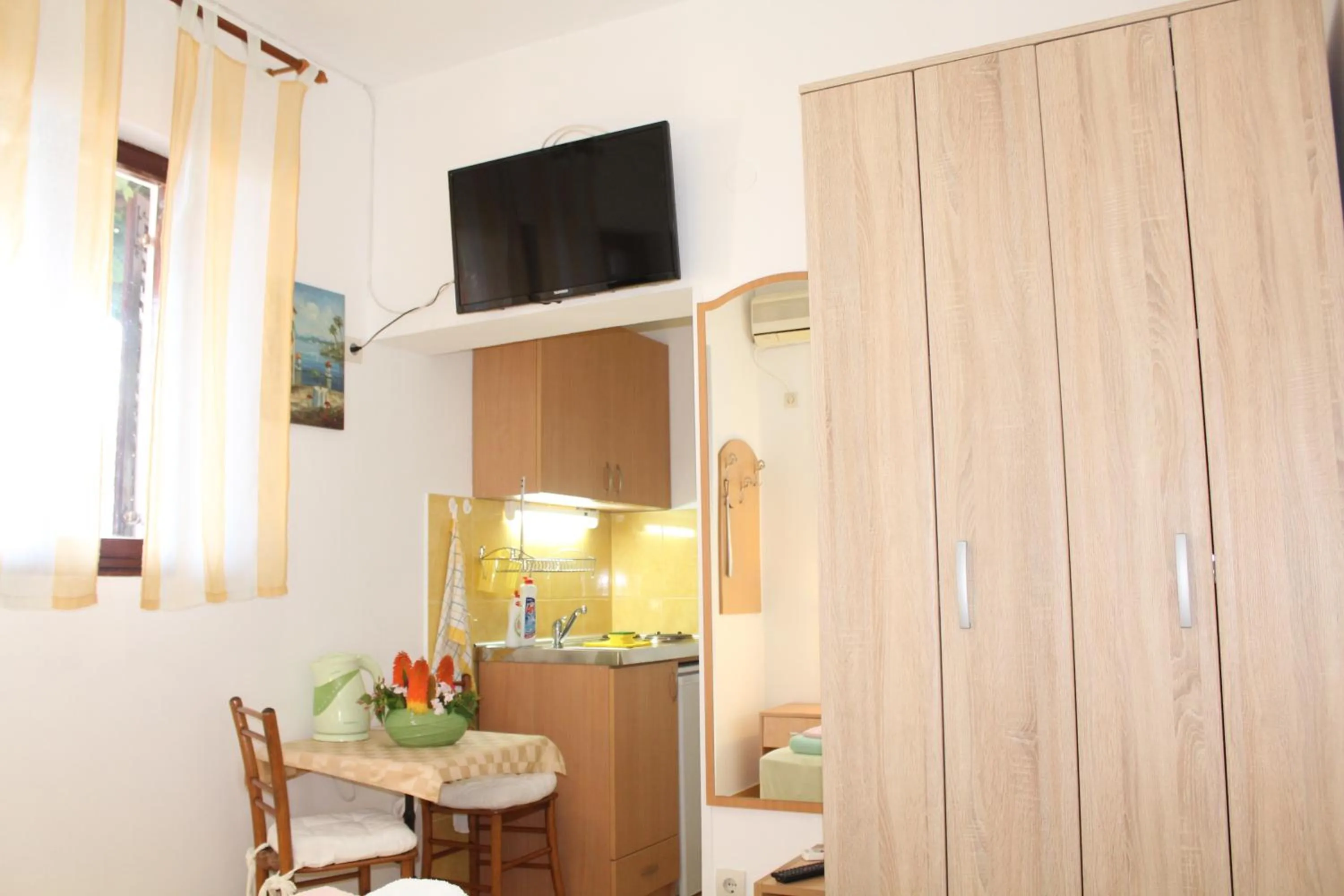 Day in Guest House Tomanovic