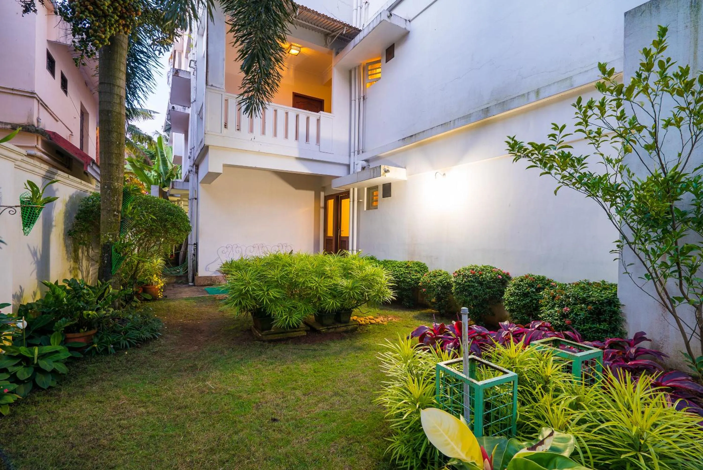 Facade/entrance in Tissa's Inn