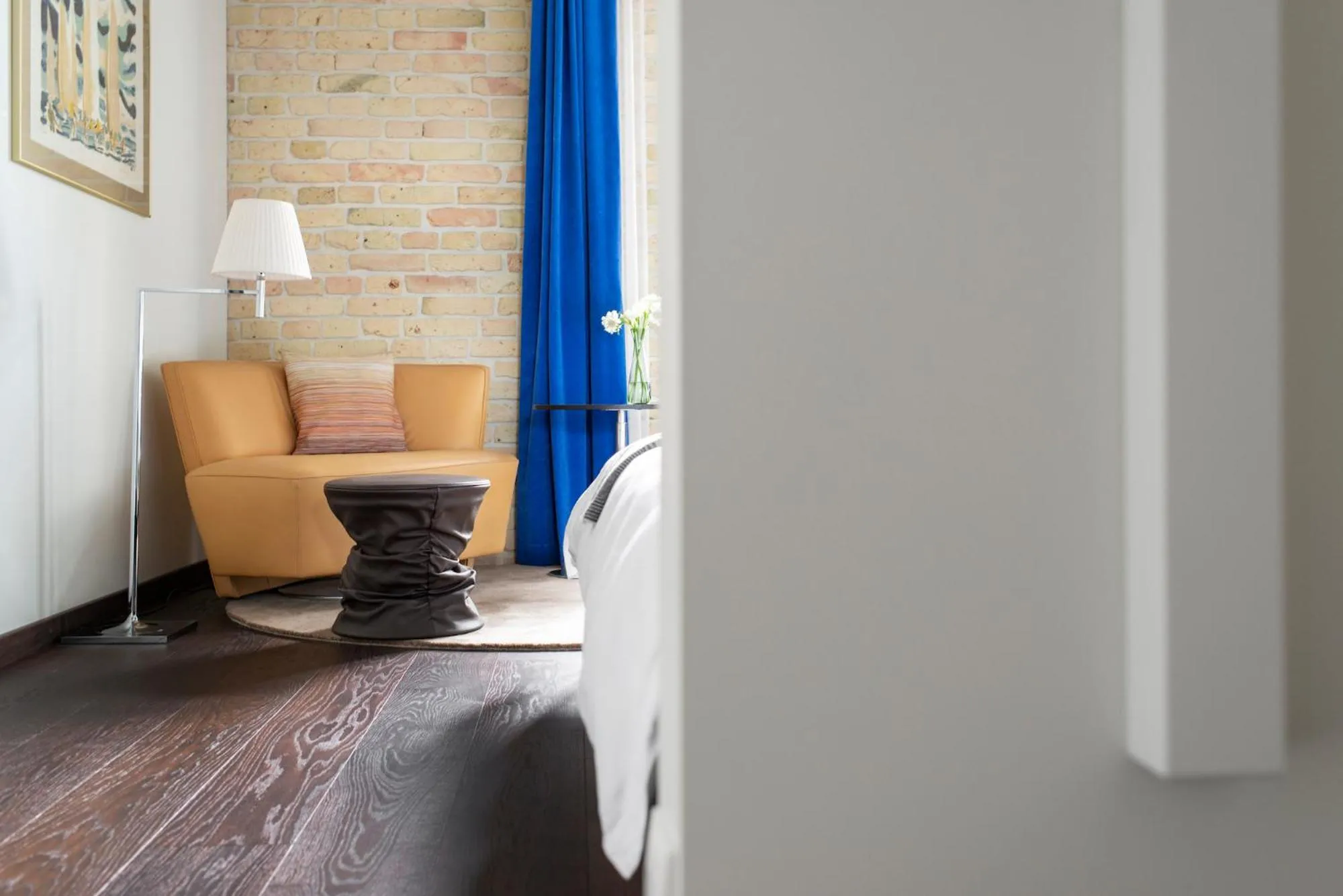 Seating area, Bed in The Joseph