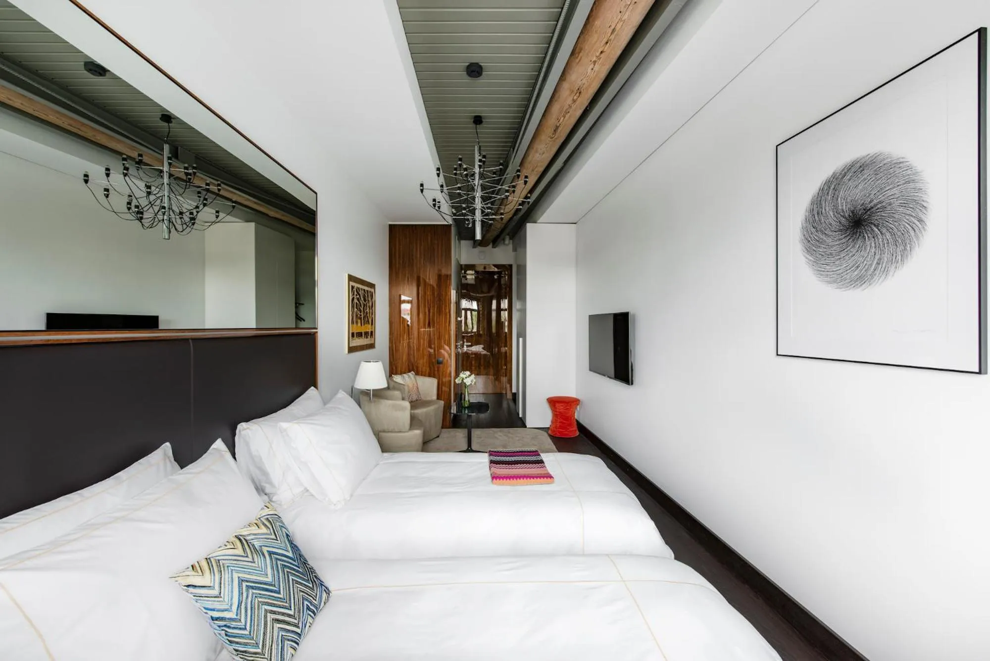 Photo of the whole room, Bed in The Joseph