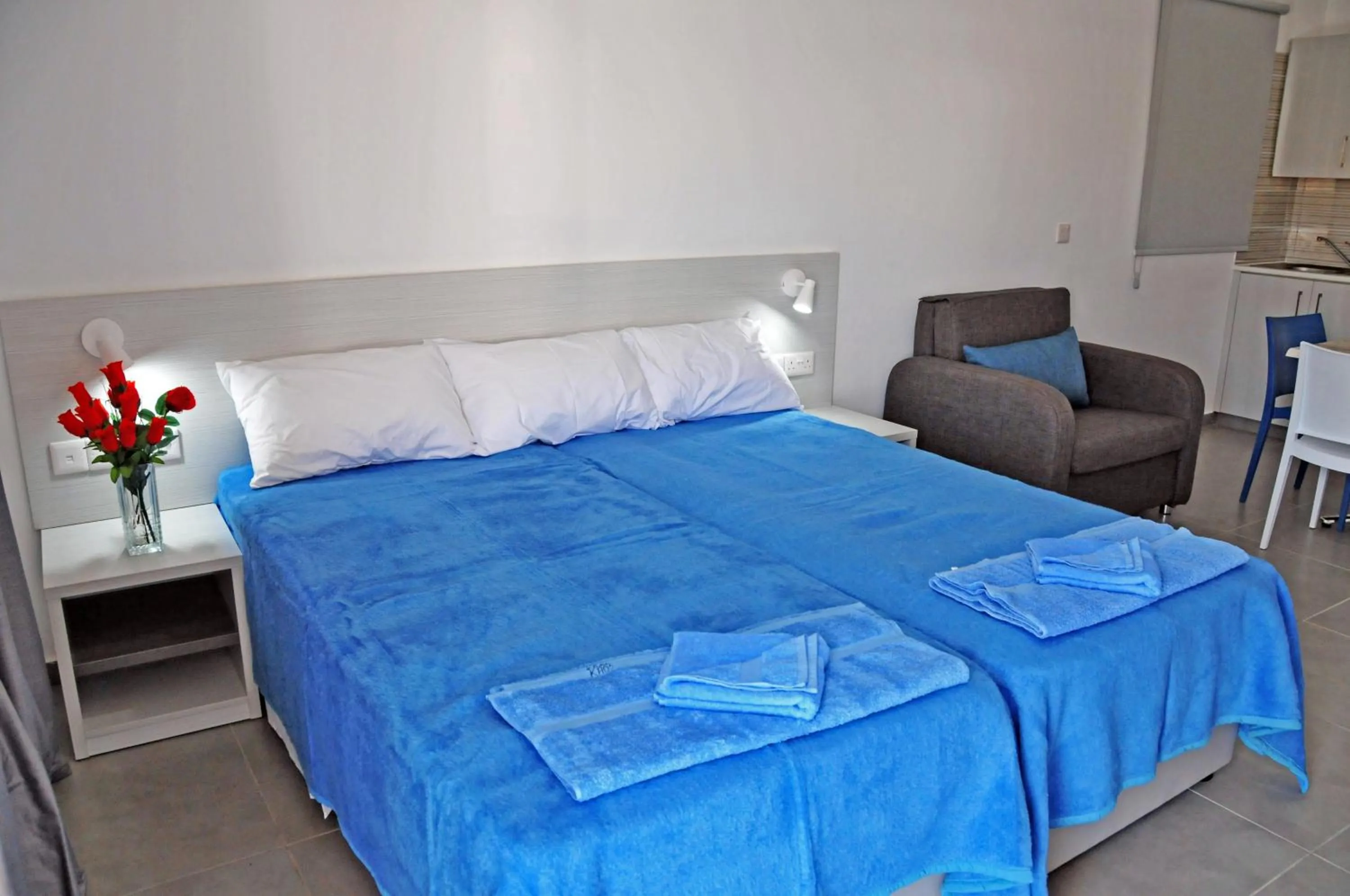 Bed in Kaos Hotel Apartments