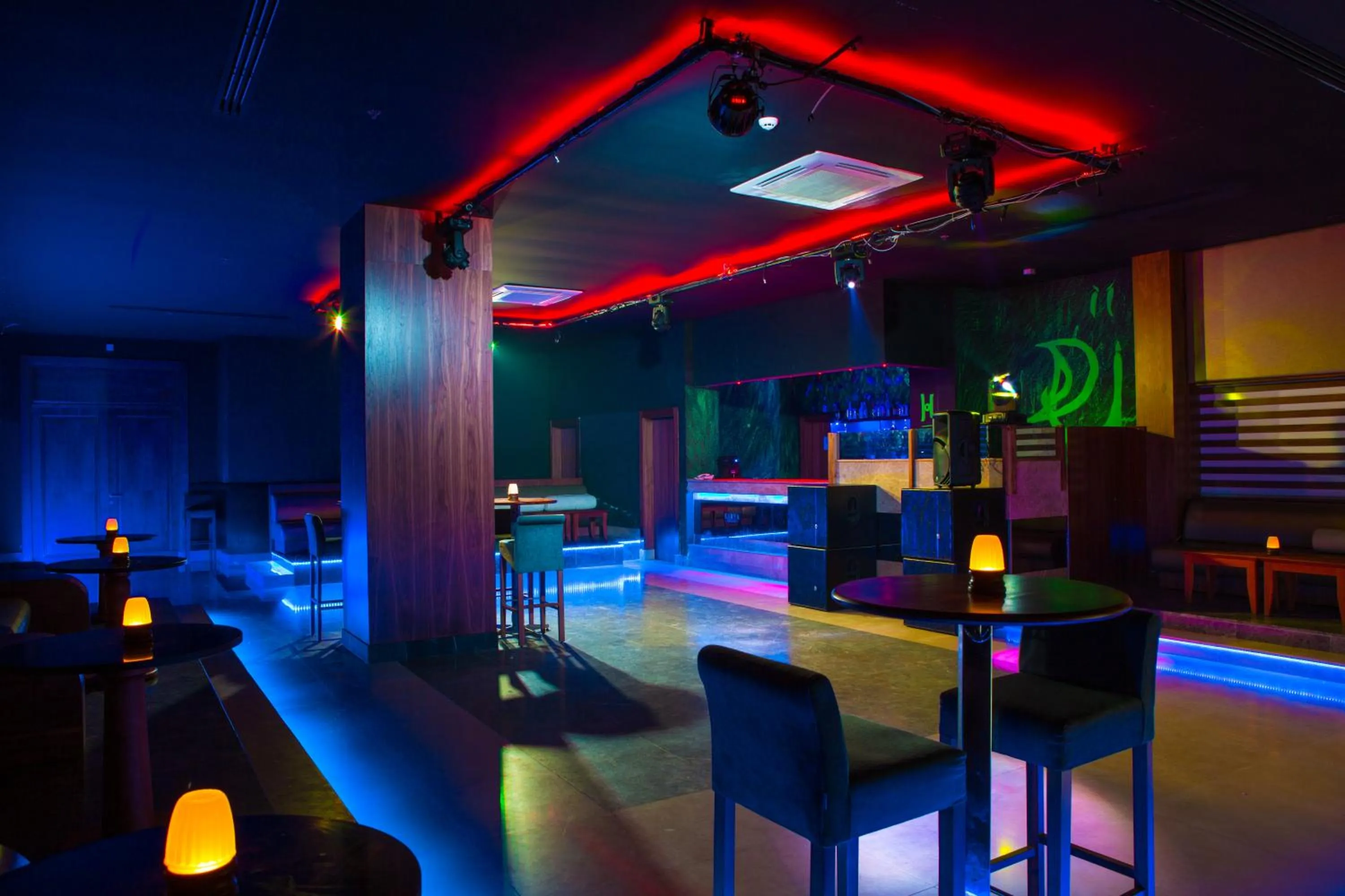 Evening entertainment in Kahya Resort Aqua & Spa