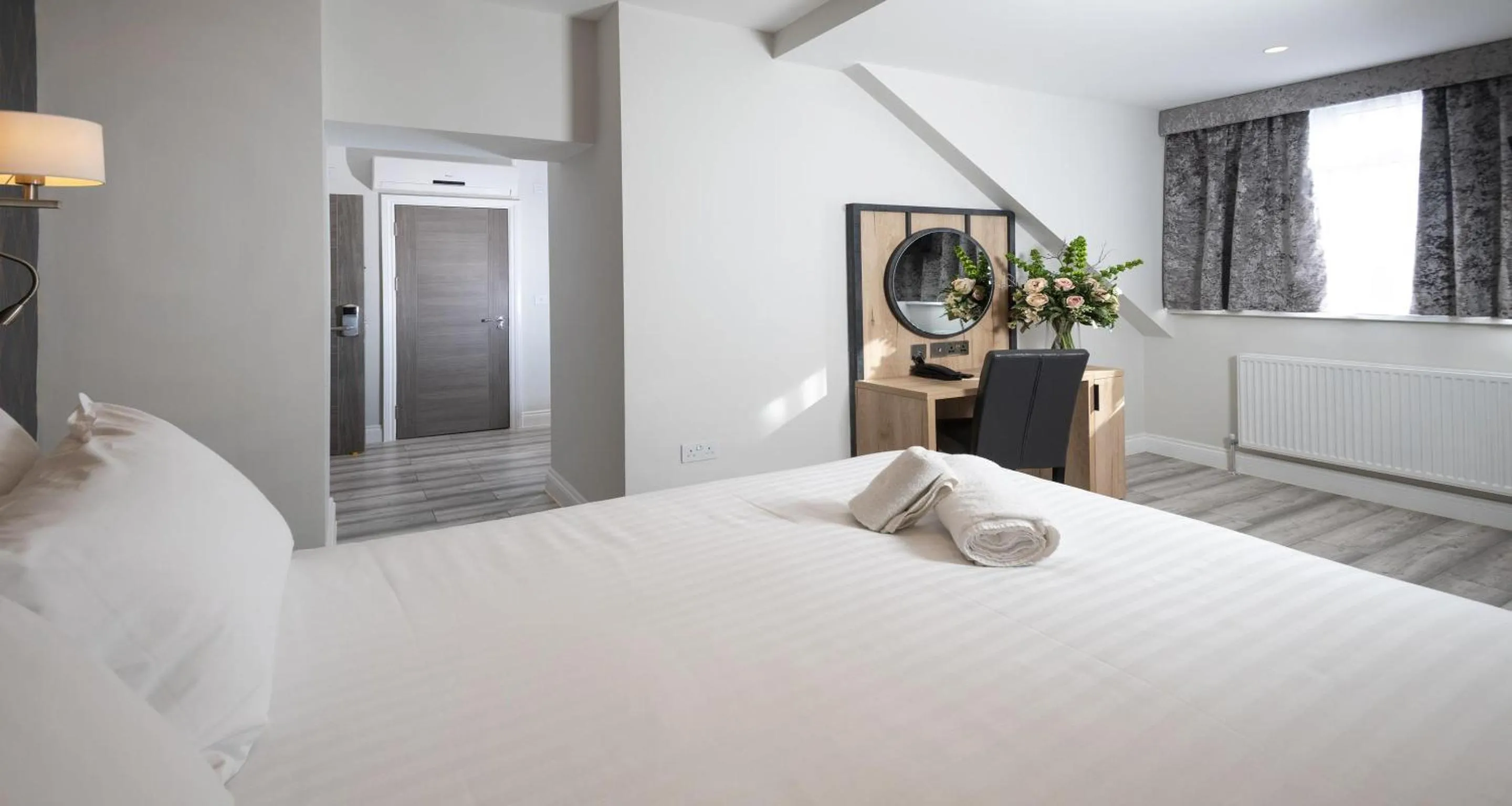 Bedroom, Bed in Best Western Chiswick Palace & Suites London