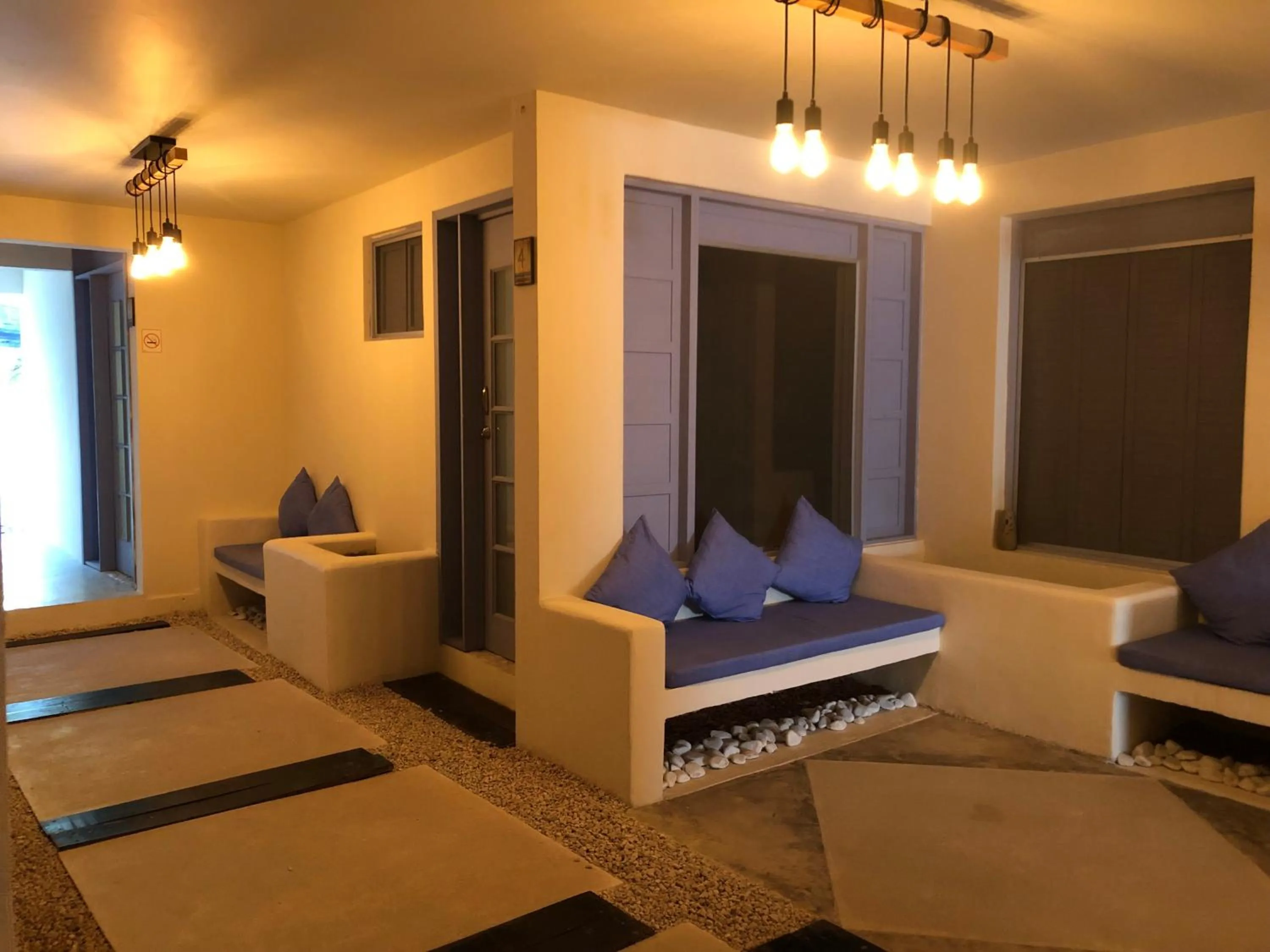 Living room, Bed in Hotel Villa Balu