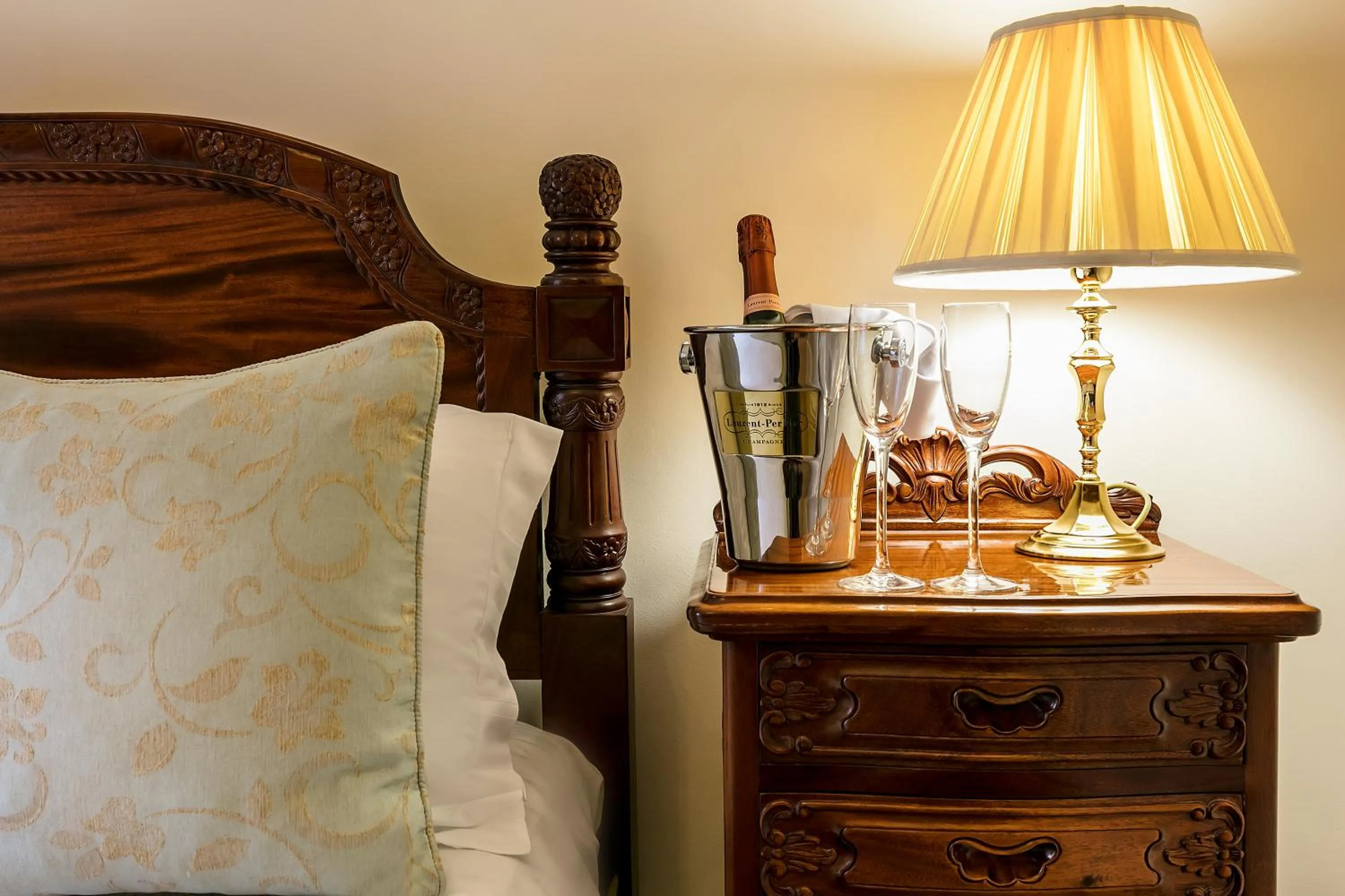 Alcoholic drinks, Bed in Doxford Hall Hotel And Spa