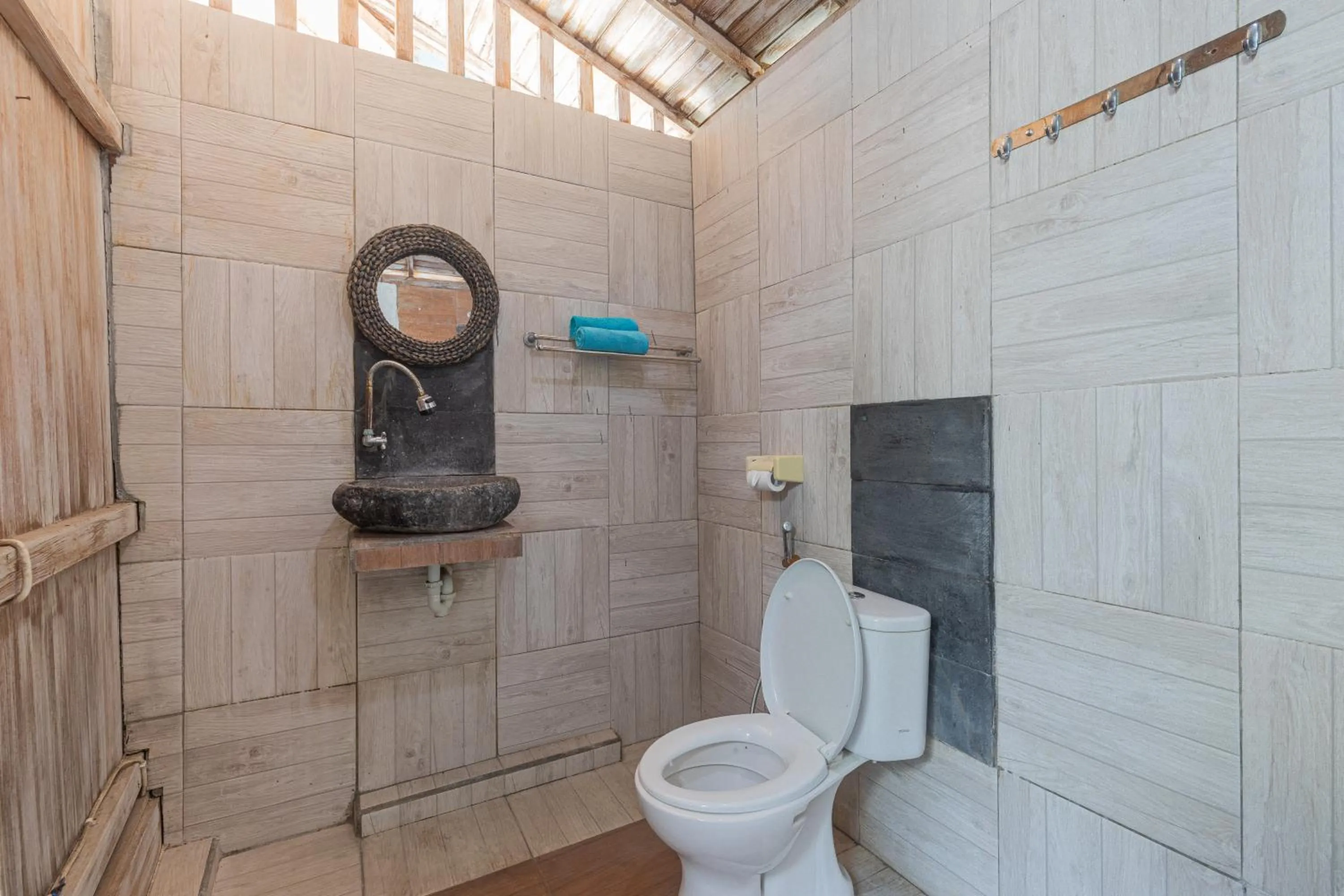 Toilet in Golden Hill Cottage Nusa Penida