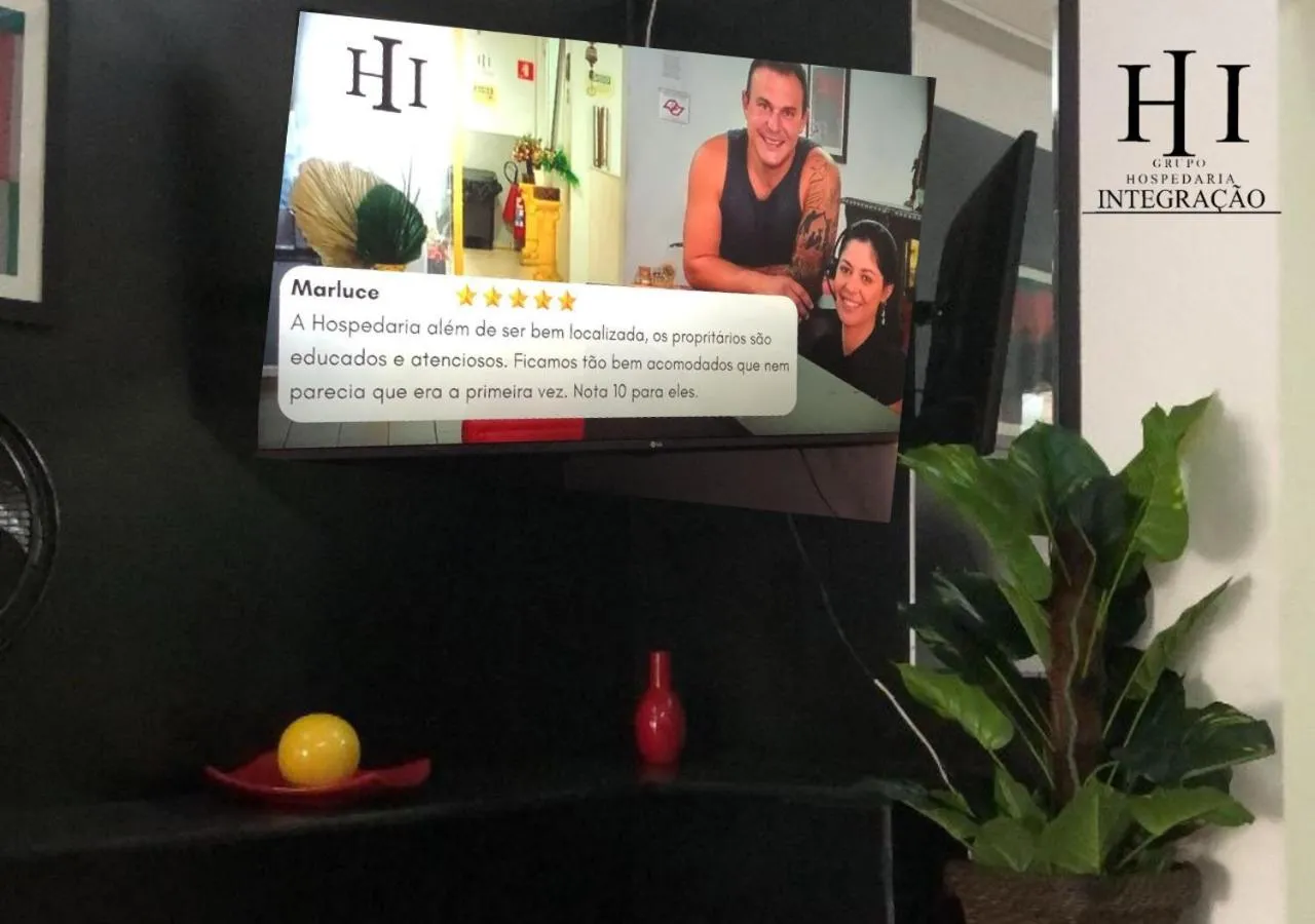 Communal lounge/ TV room in Hospedaria Ipiranga