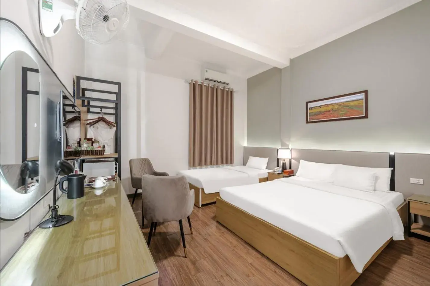 Family Room in A25 Hotel - 185-187 Lò Đúc Family Room in A25 Hotel - 185-187 Lò Đúc