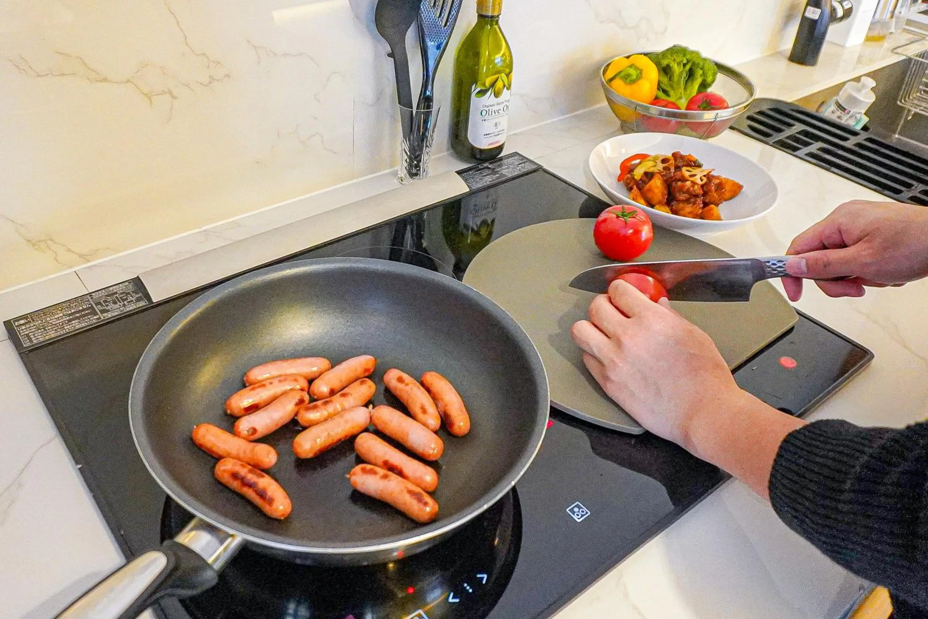 Communal kitchen in Hotel Imagine Kyoto