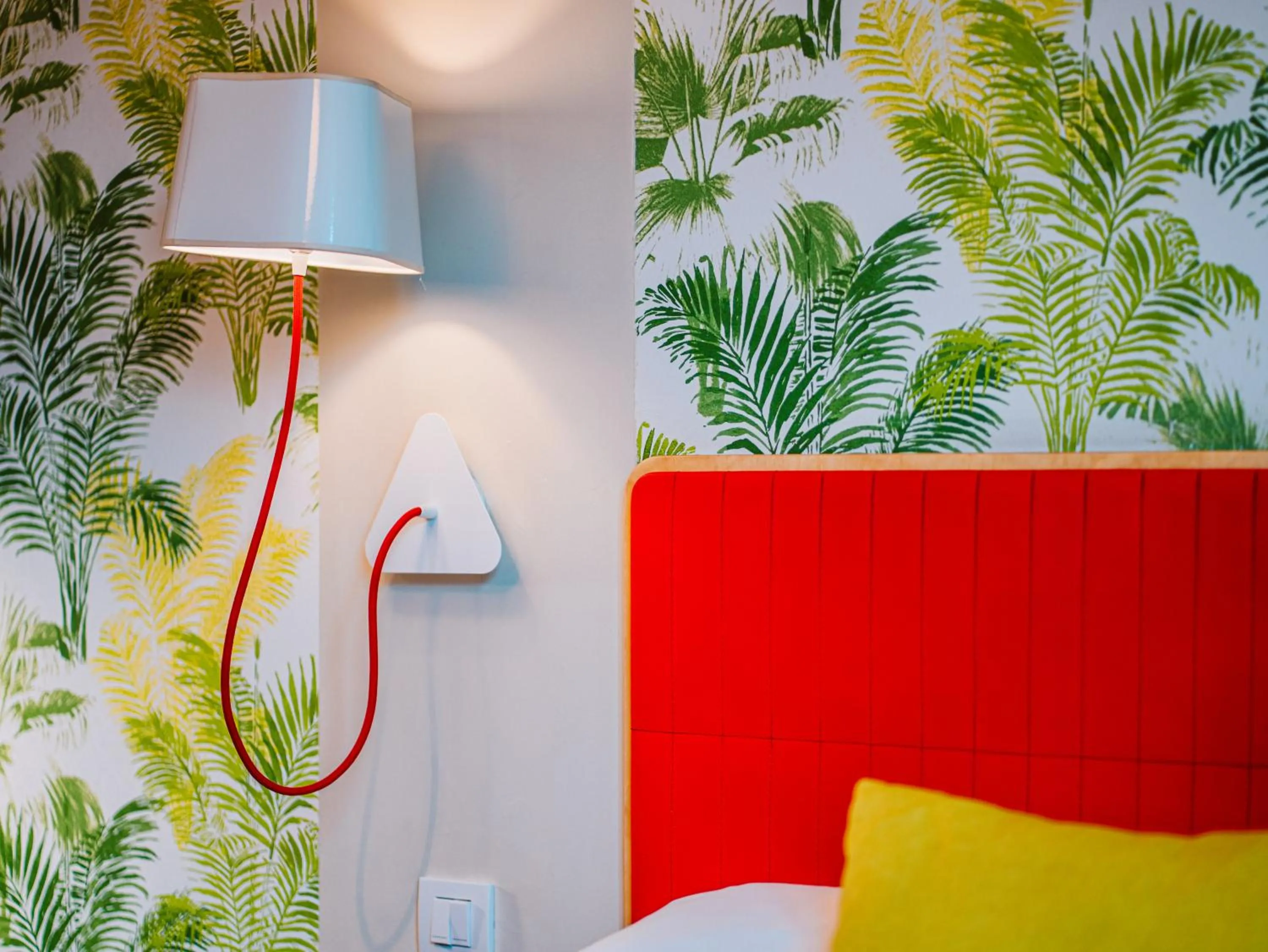 Property building in ibis Styles Calais Centre