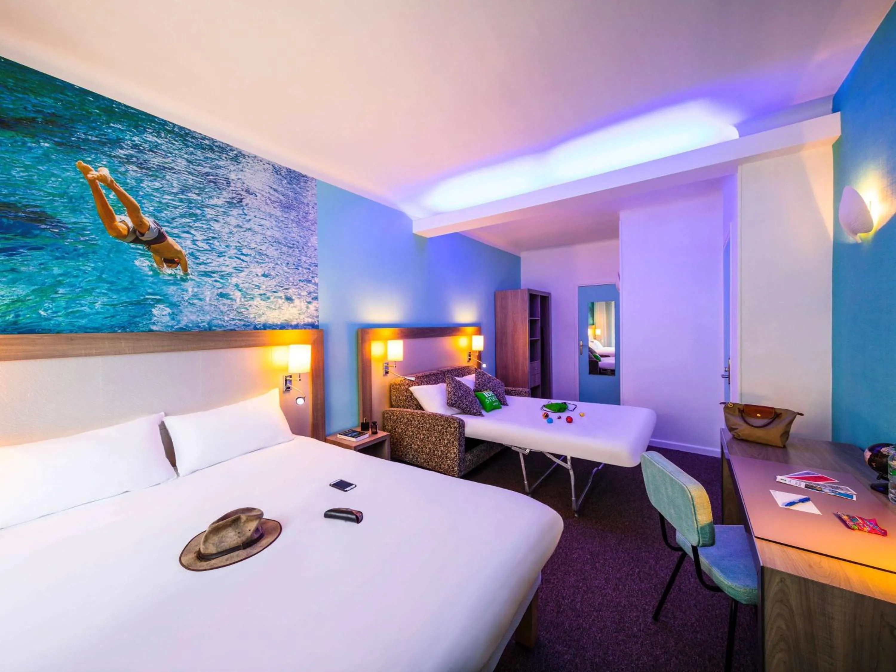 Photo of the whole room, Bed in ibis Styles Calais Centre