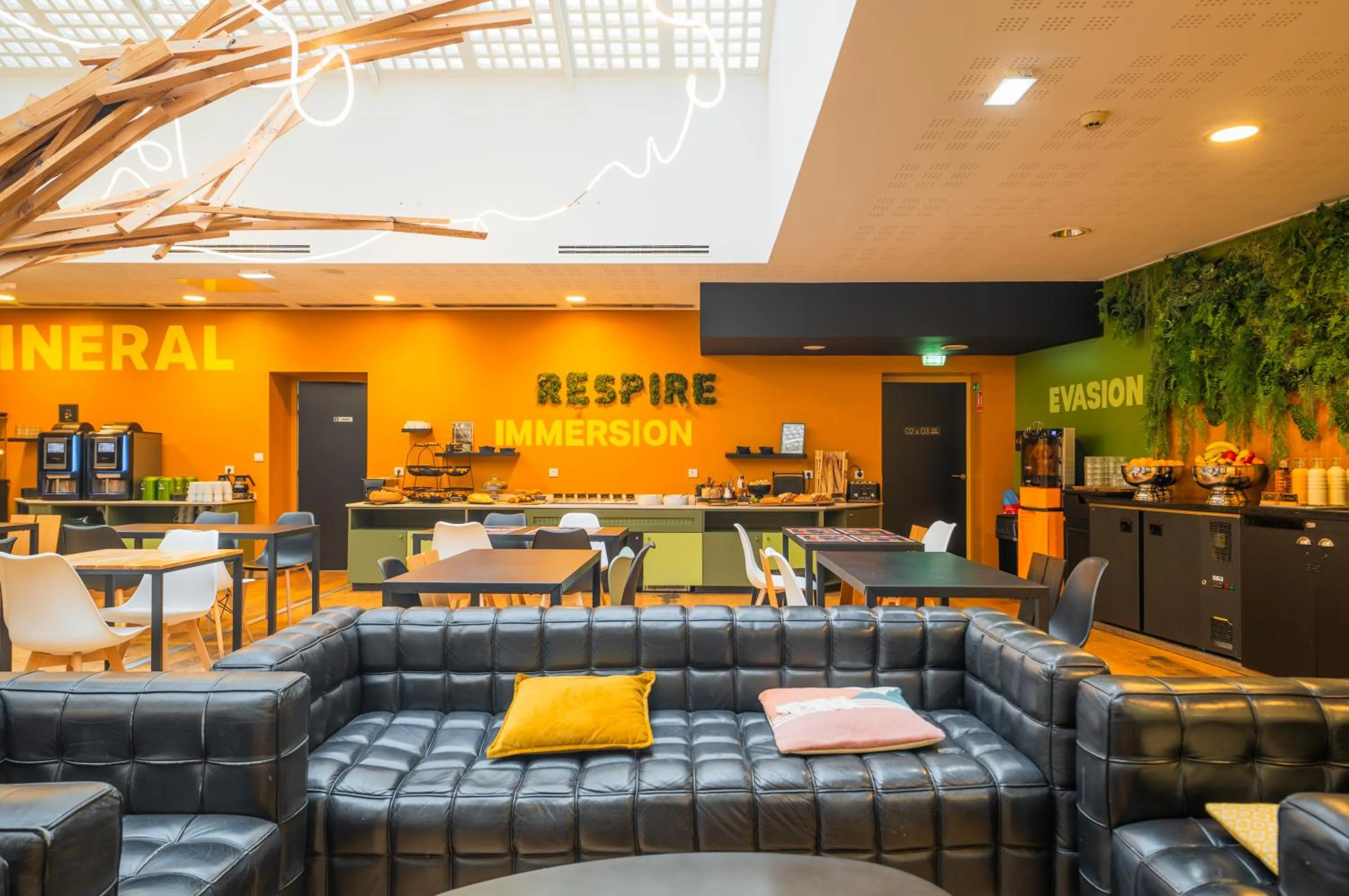 Property building in ibis Styles Calais Centre