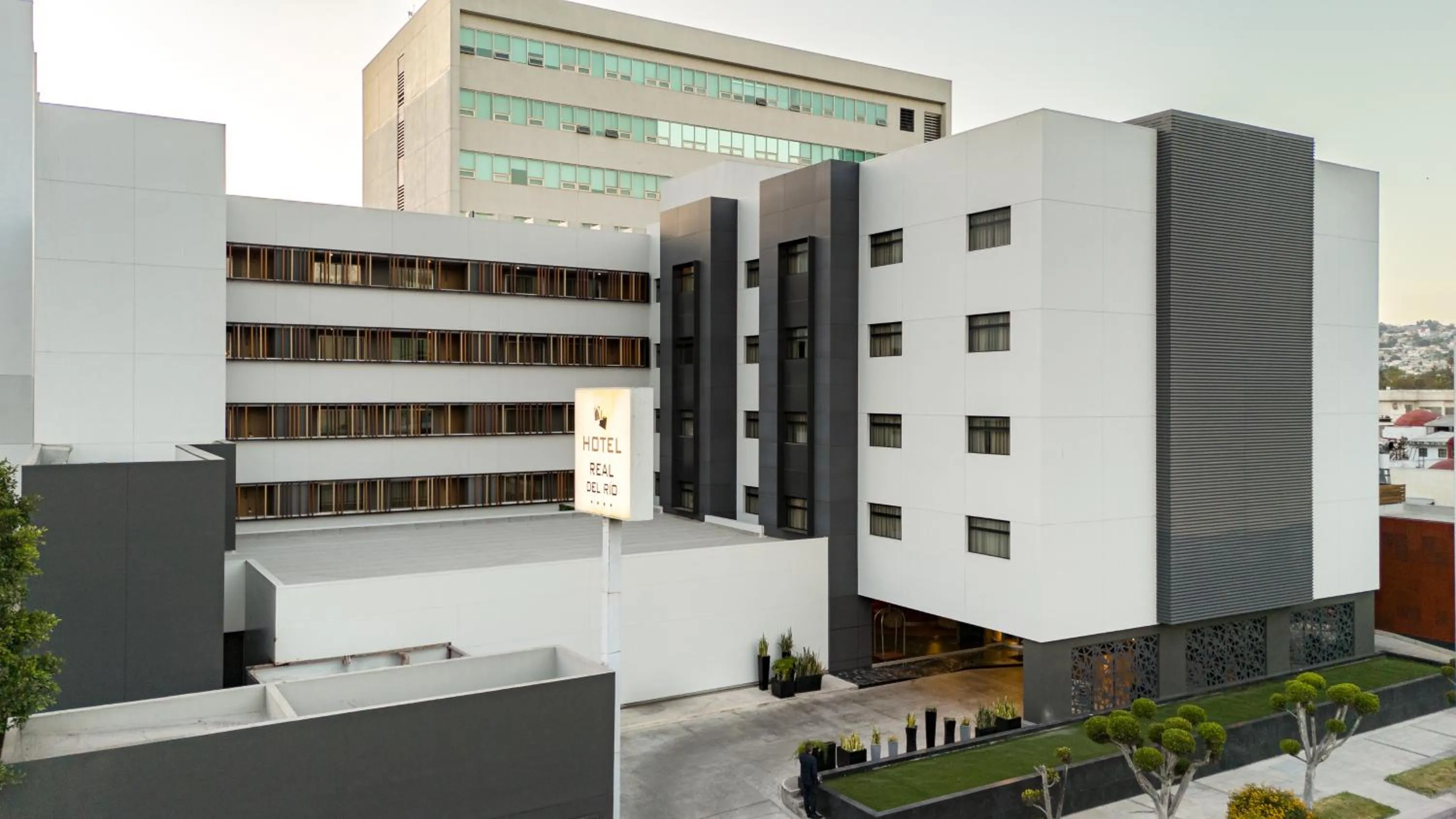 Property building in Hotel Real del Rio