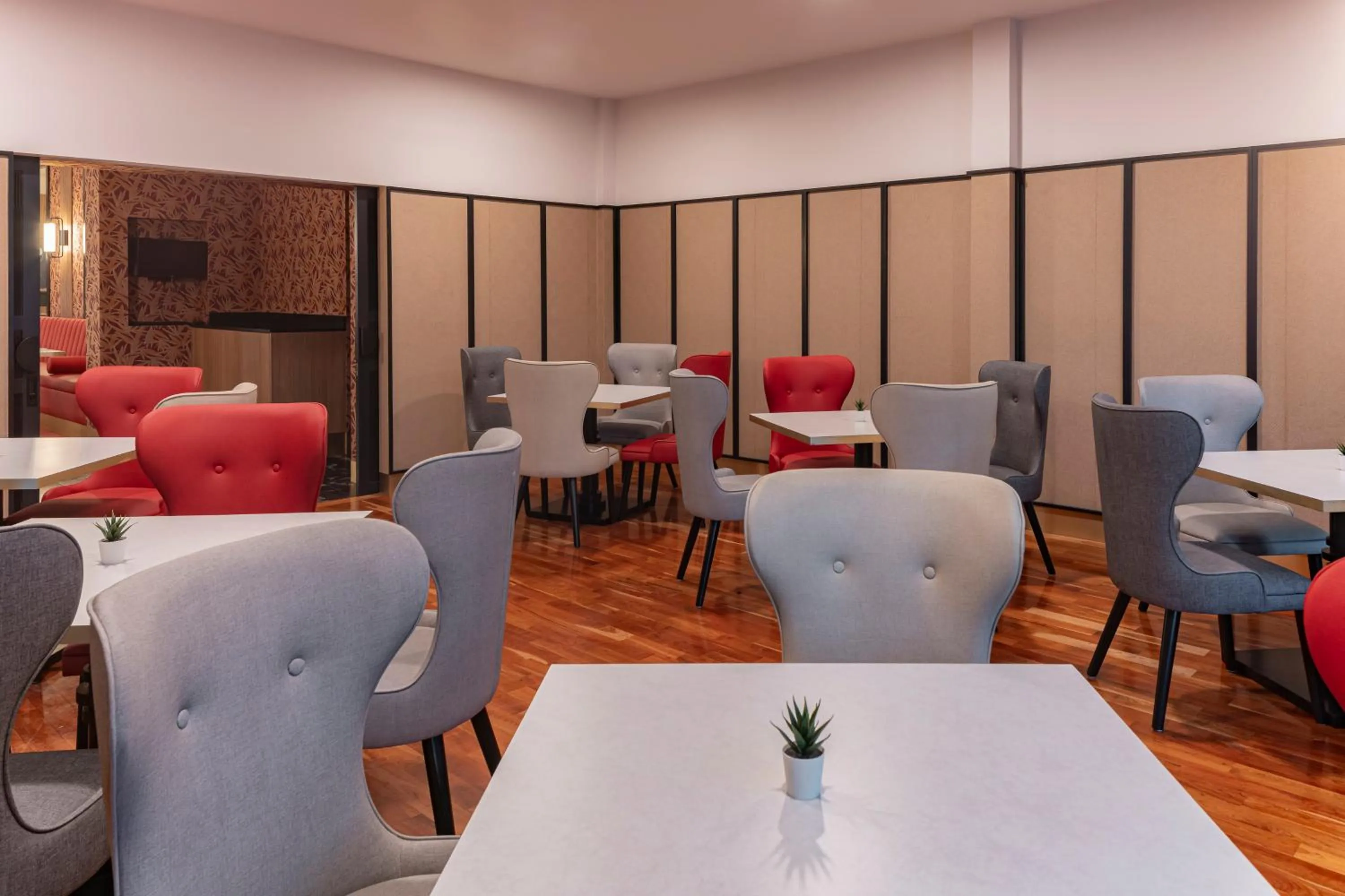 Restaurant/places to eat in Hotel Real del Rio