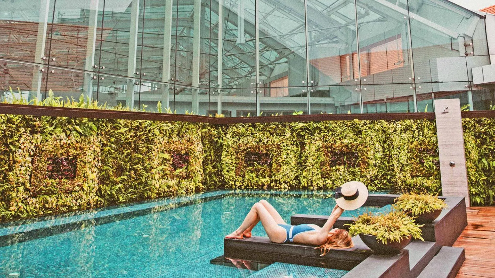 Swimming pool in The Capitol Kempinski Hotel Singapore