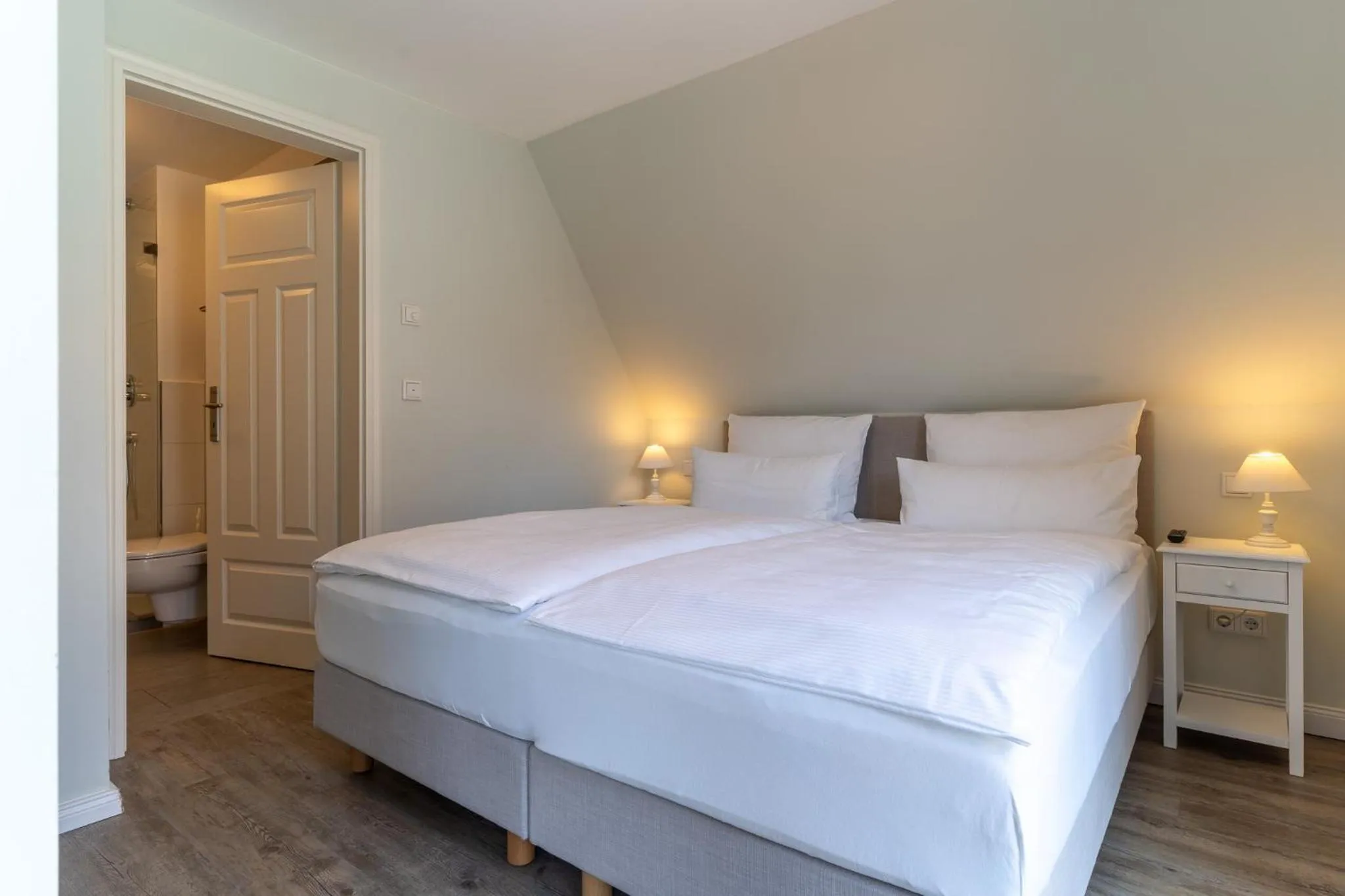 Bedroom, Bed in Hotel TWEED