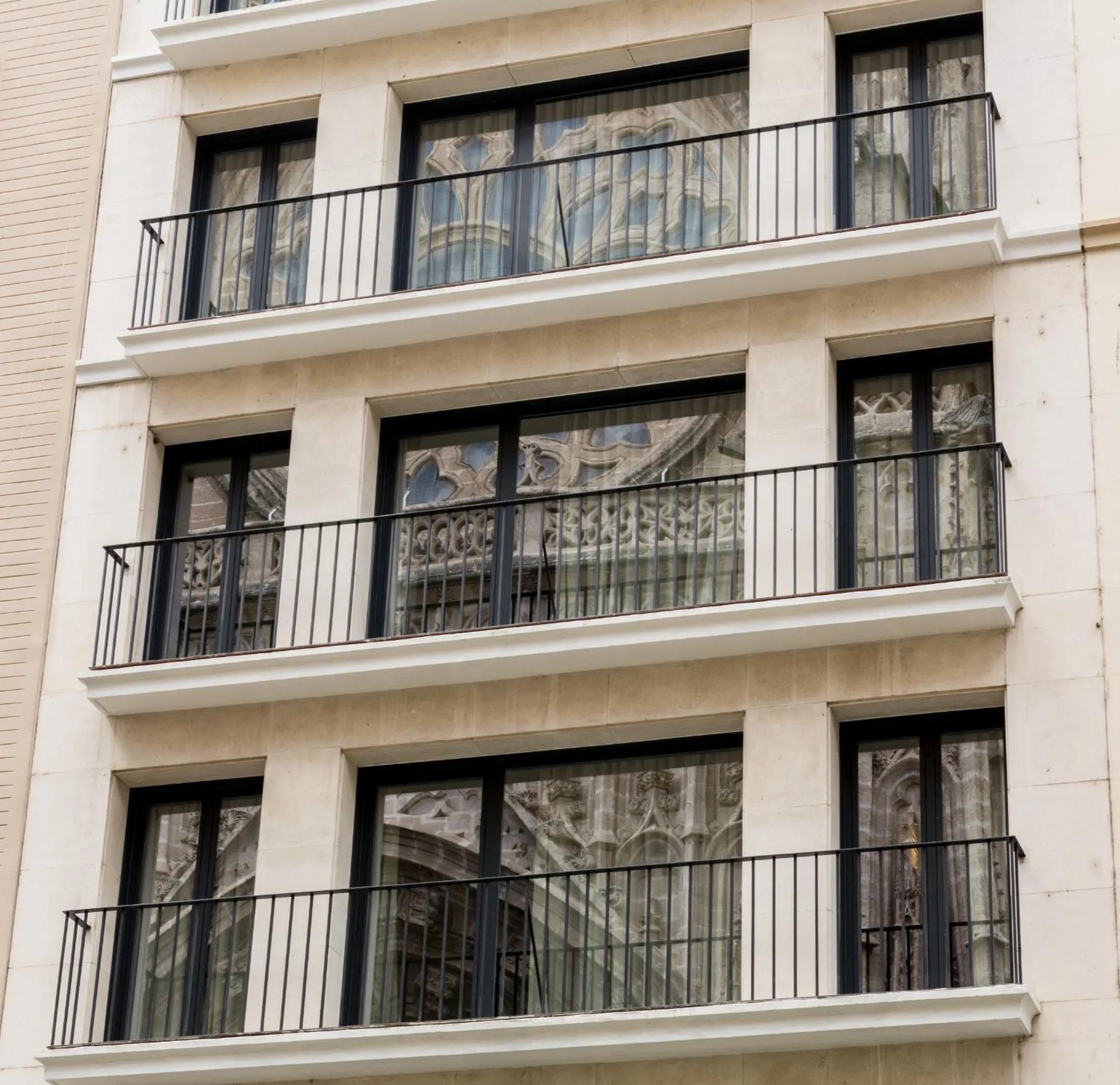 Property building in Puerta Catedral Suites