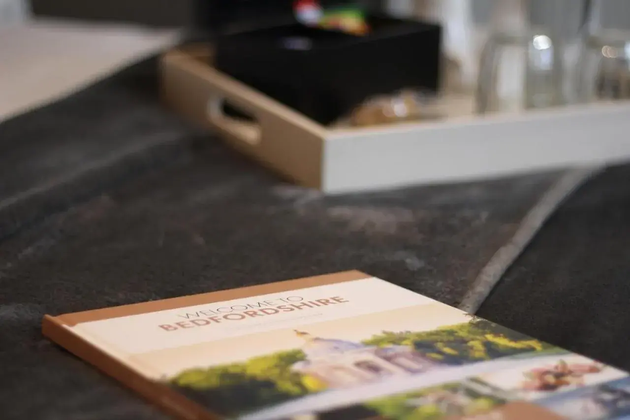 Standard Twin Room - single occupancy in The Knife & Cleaver Standard Twin Room - single occupancy in The Knife & Cleaver