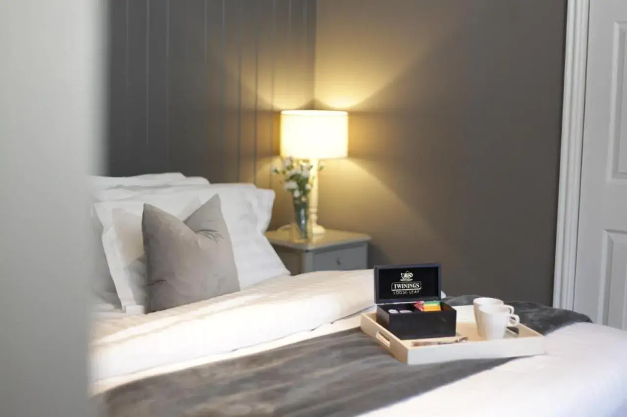 Superior King Room - single occupancy in The Knife & Cleaver Superior King Room - single occupancy in The Knife & Cleaver