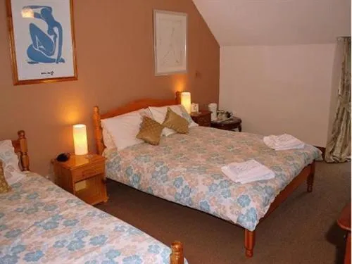 Bedroom, Bed in College Guest House