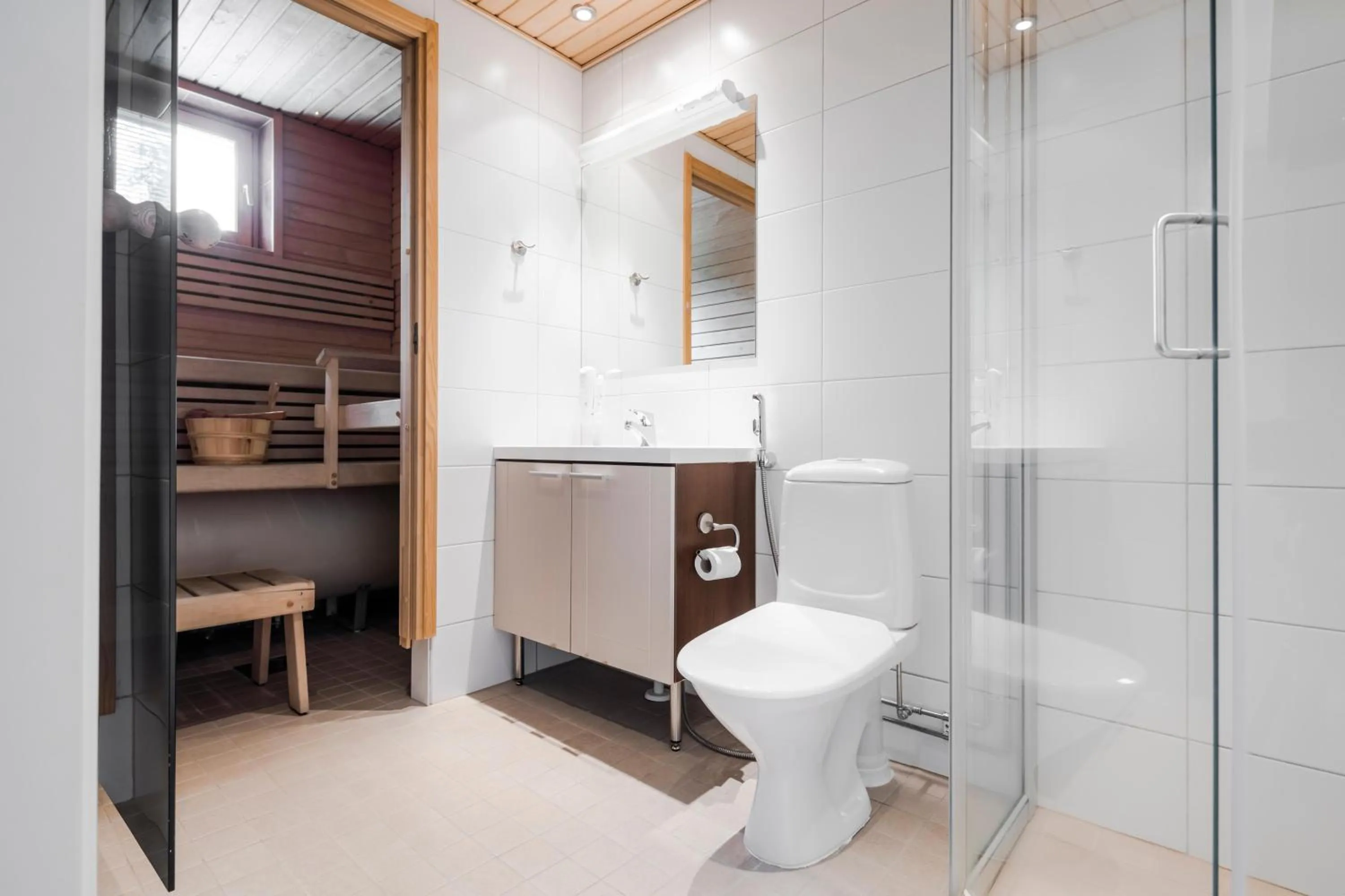 Shower in Lapland Hotels Äkäshotelli