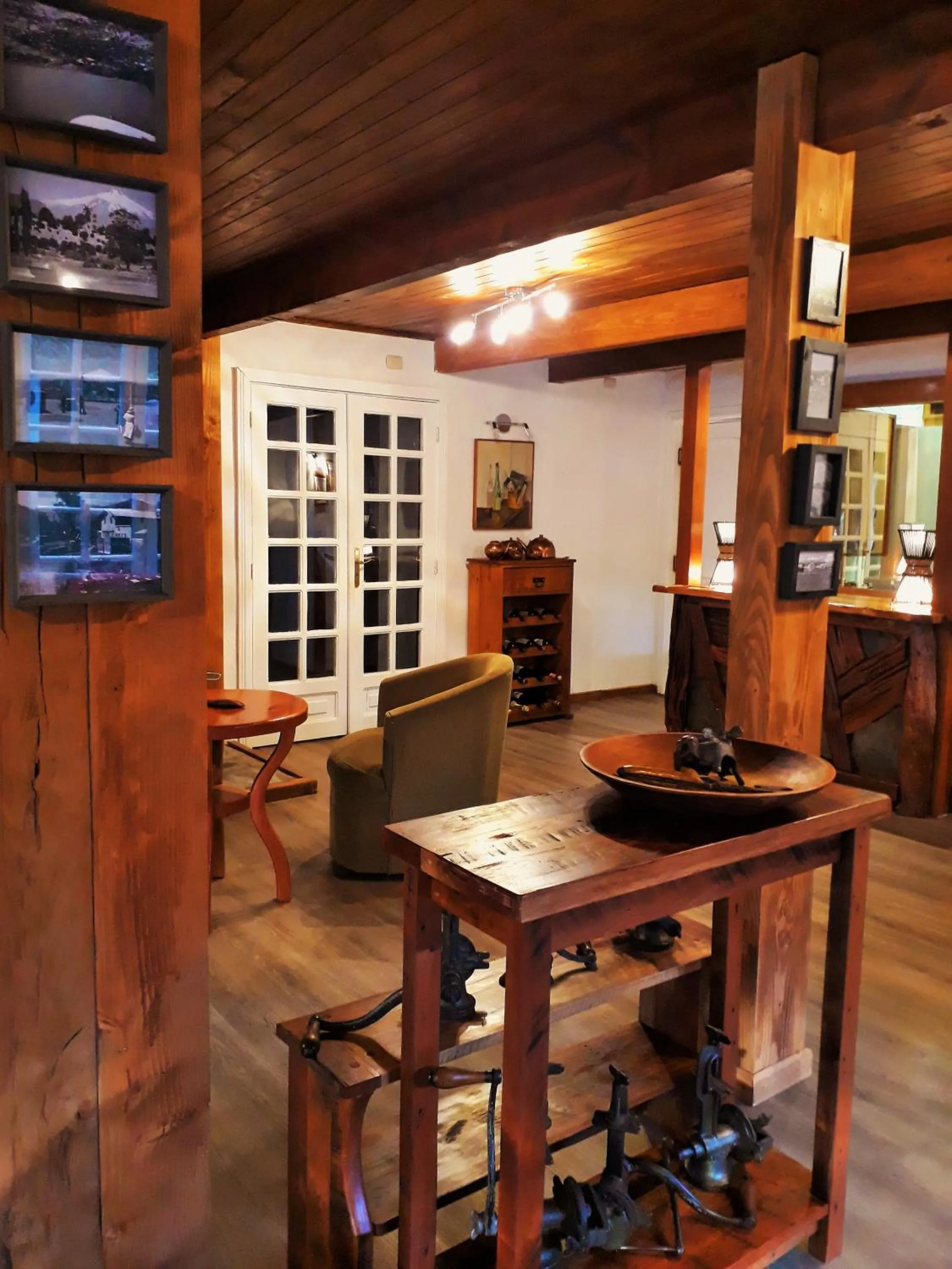 Restaurant/places to eat in Hotel Geronimo