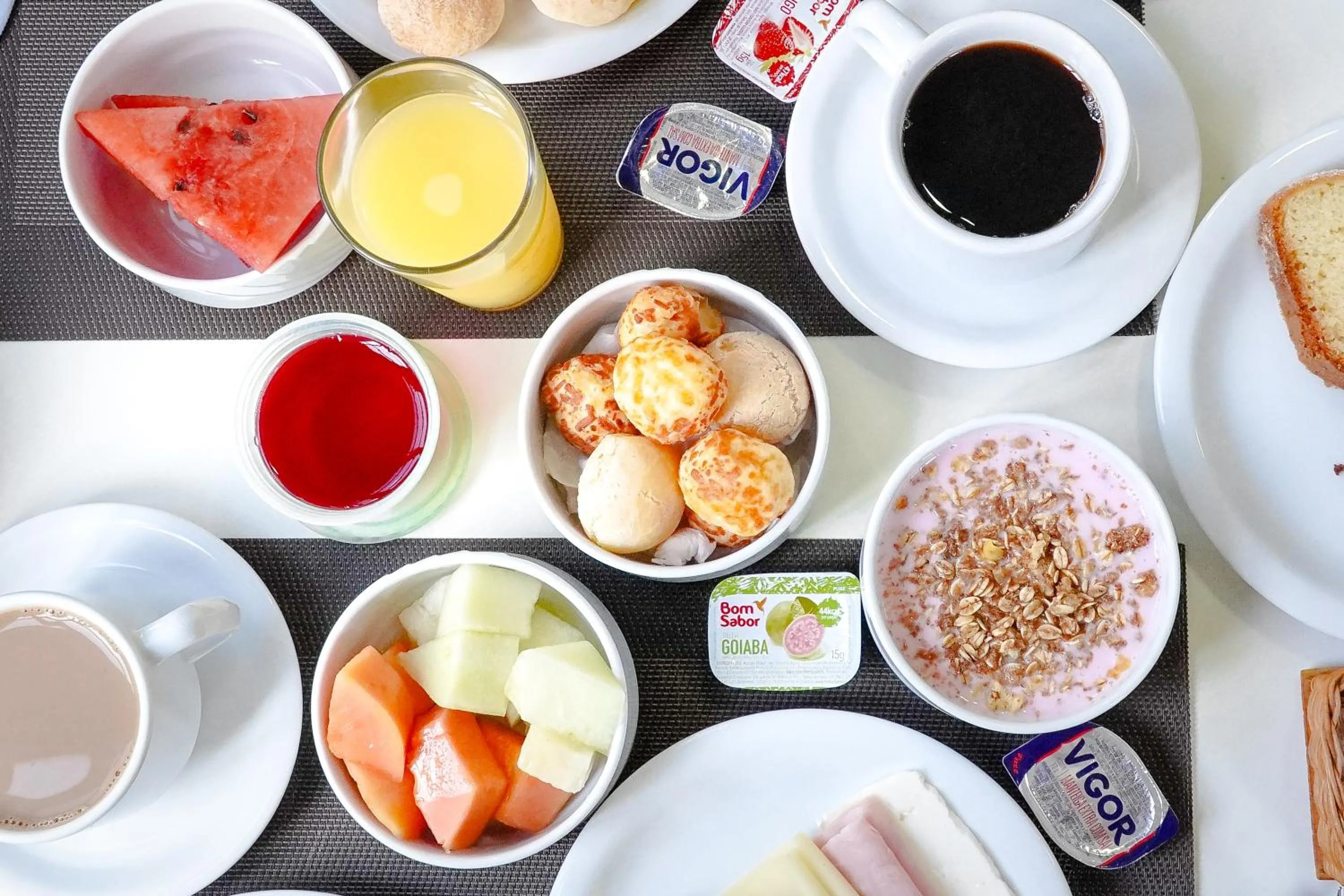 Food and drinks in VELINN Pousada Mirante da Praia Grande