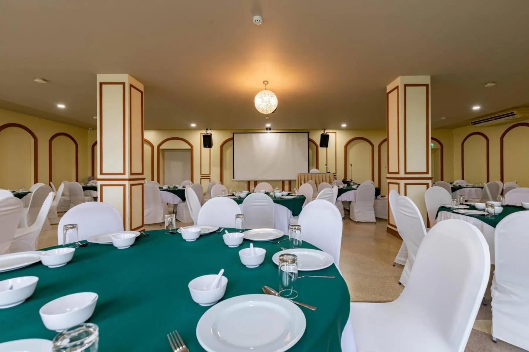 ROYAL PINEAPPLE HOTEL l a welcome to wealth and good fortune