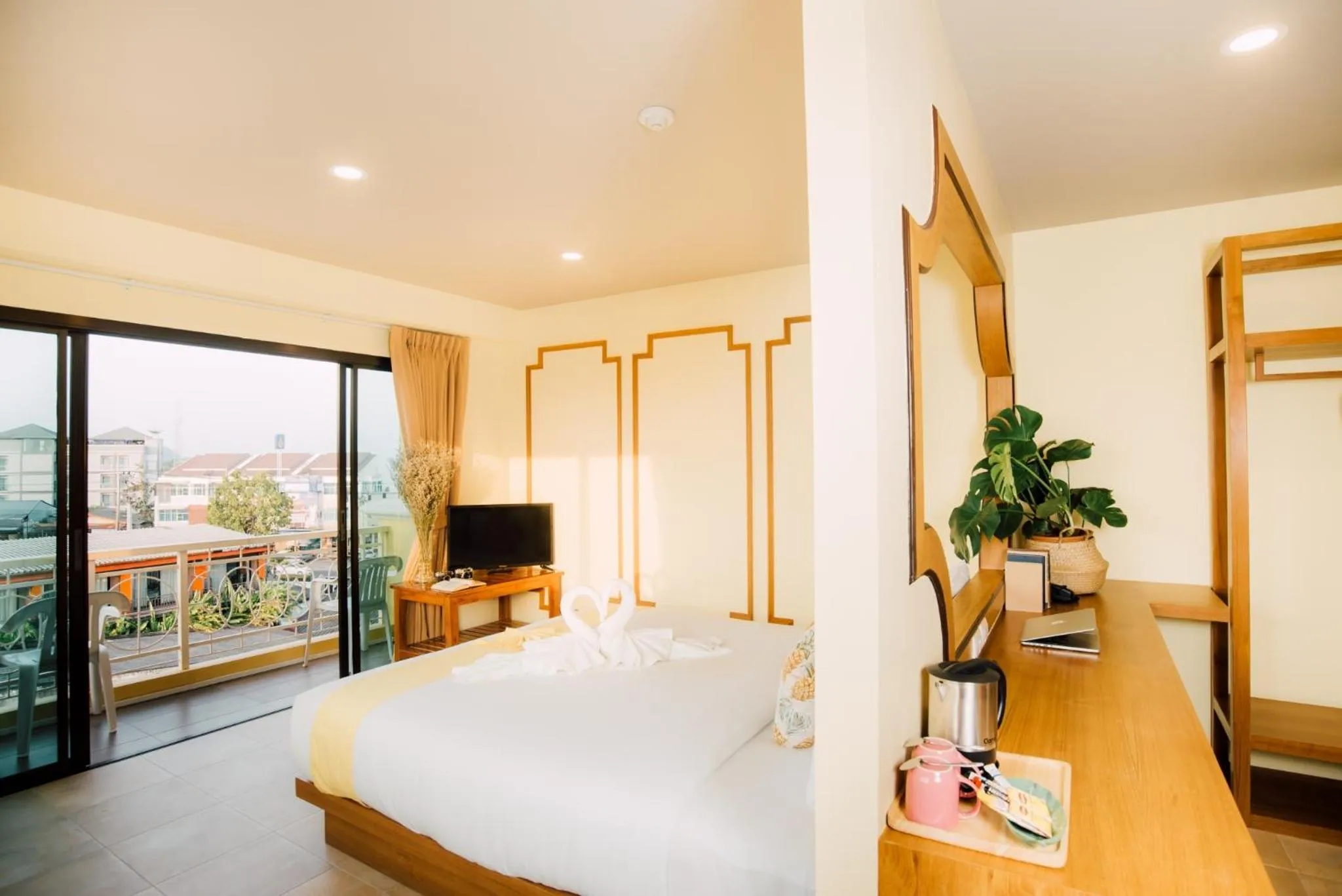 Signature Pineapple in ROYAL PINEAPPLE HOTEL l a welcome to wealth and good fortune