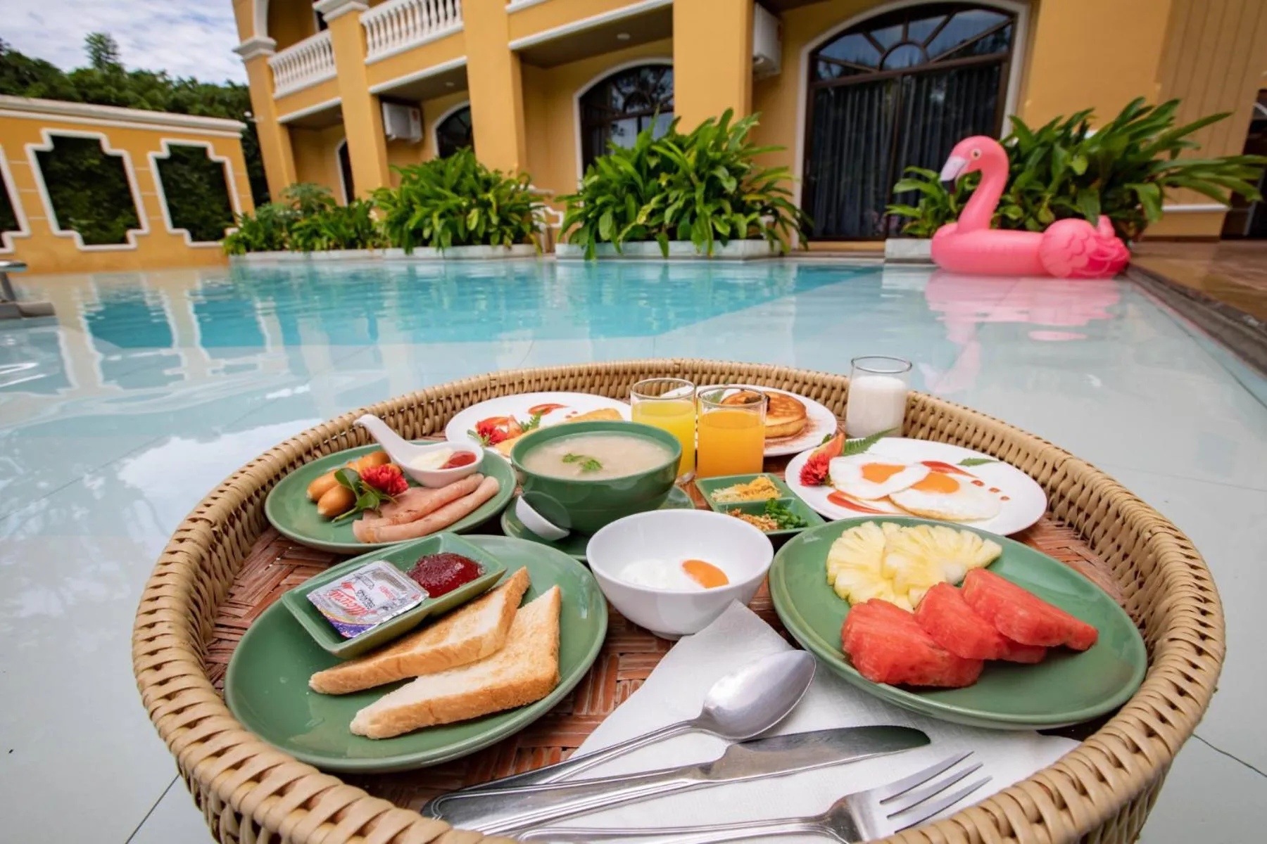 ROYAL PINEAPPLE HOTEL l a welcome to wealth and good fortune